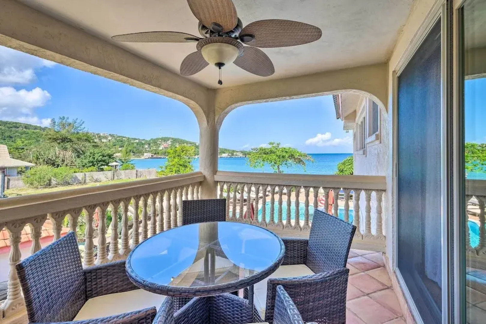 Oceanfront 'majestic Beach House' w/ Gym + Pool!