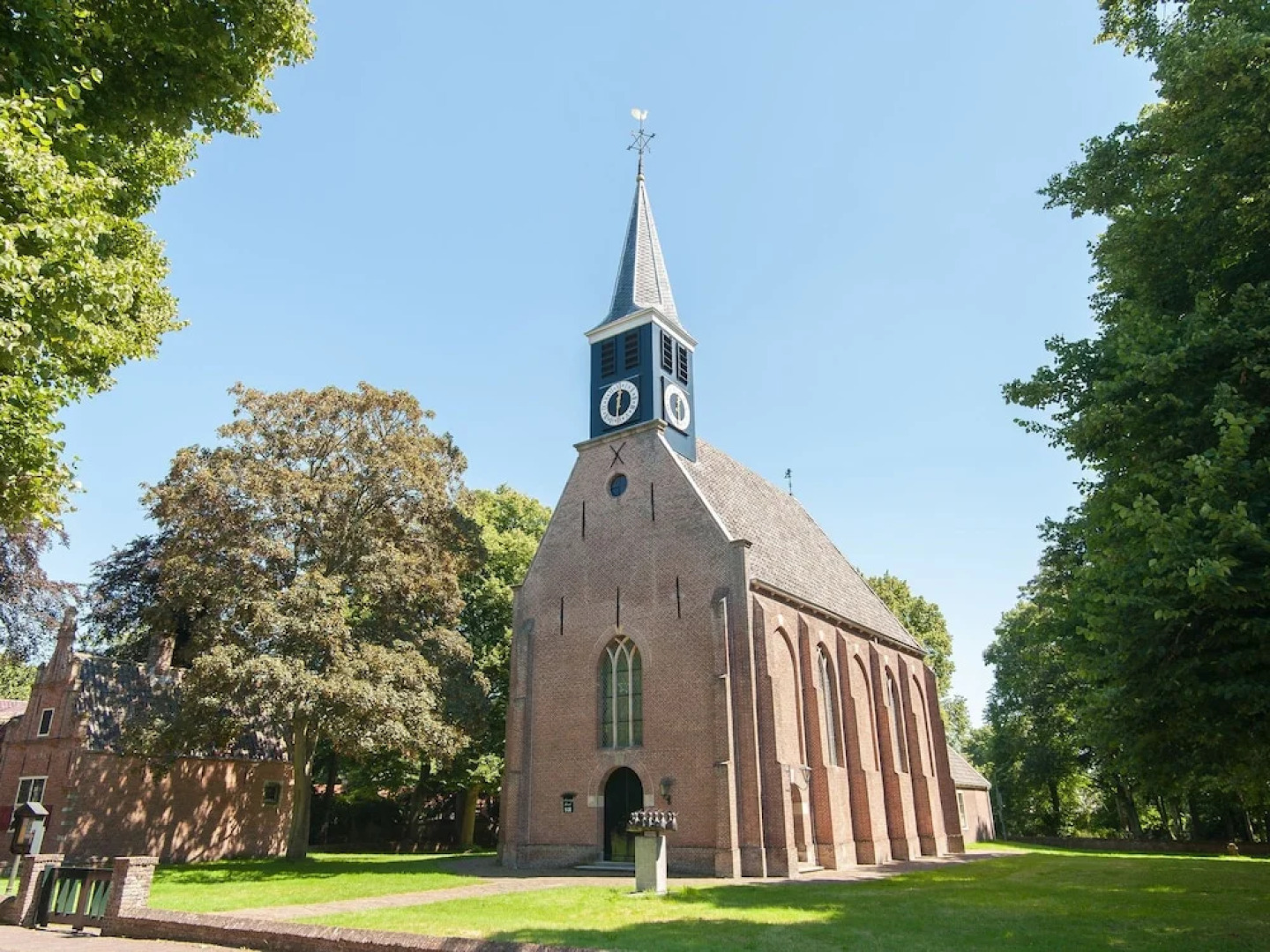 Dutch Farmhouse for 12 People in Picturesque Schoorl With Views Across the Dunes