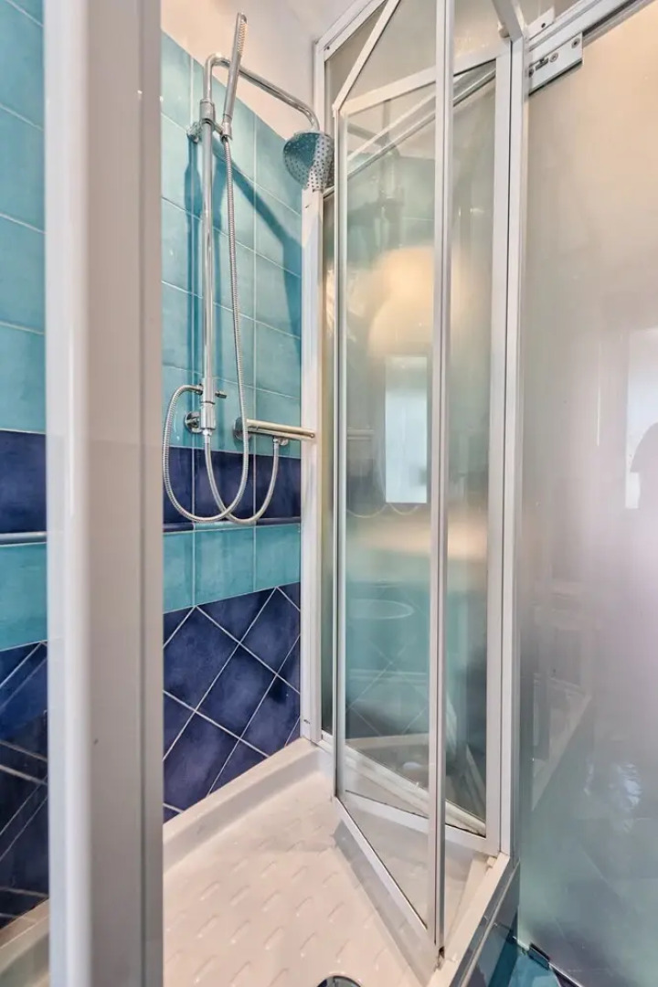 Vanchiglietta Colourful Apartment