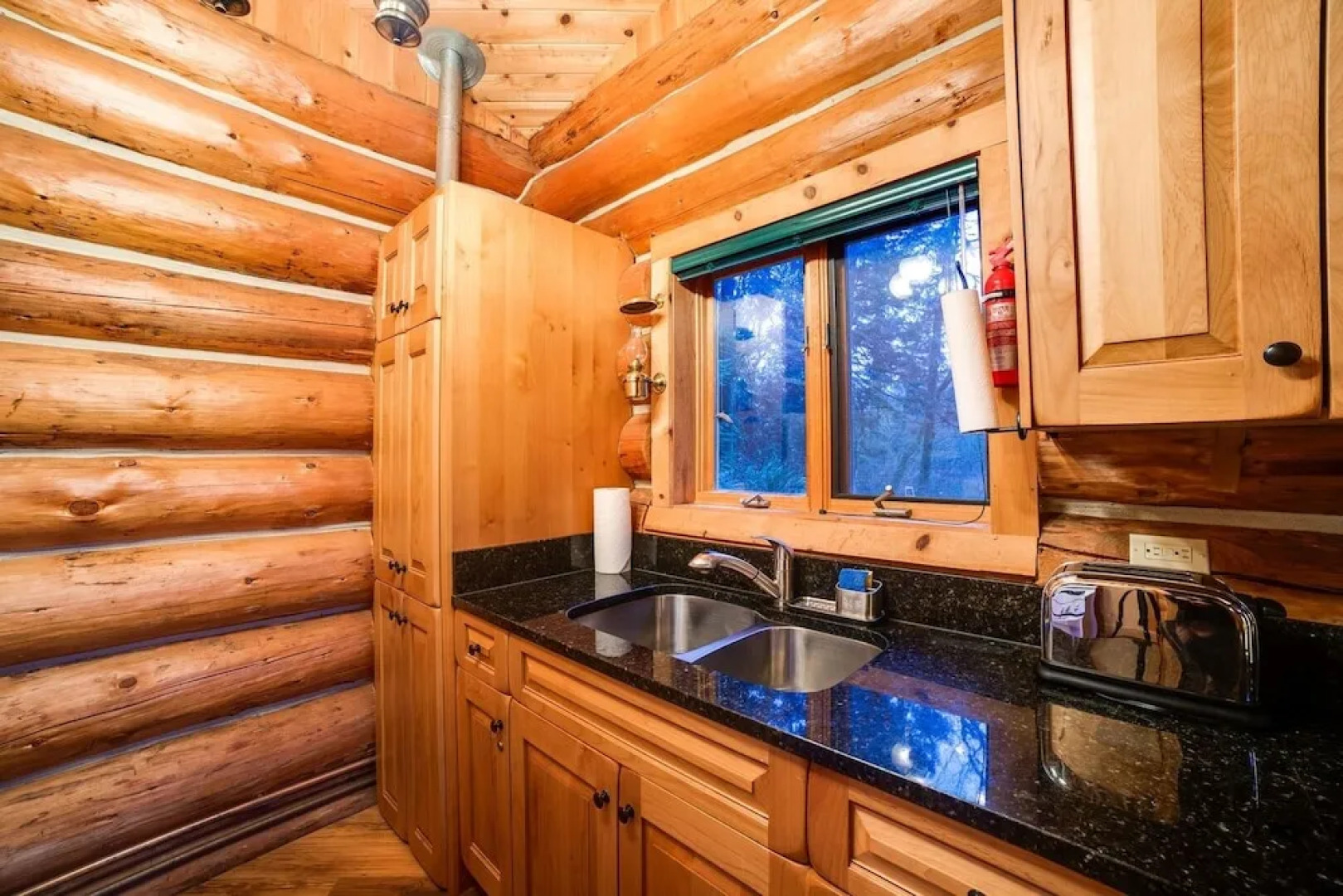 97mf - Lakeside - Dock - Bbq - Pets Ok - Sleeps 6 3 Bedroom Home by RedAwning