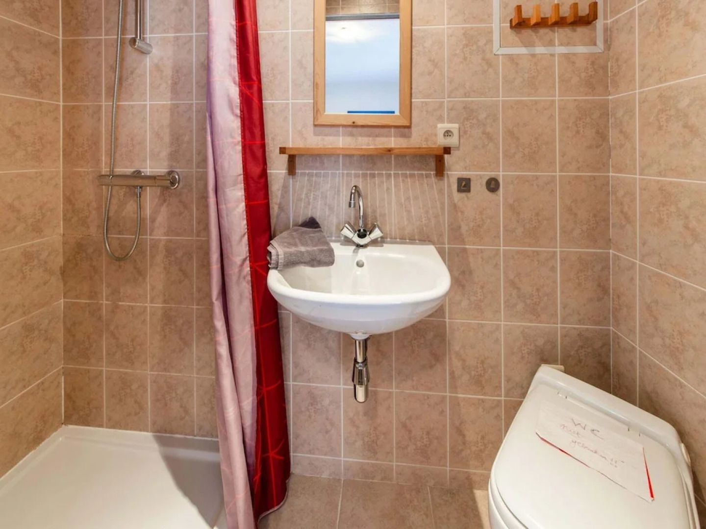 Vacation Home With BBQ Near Hotton