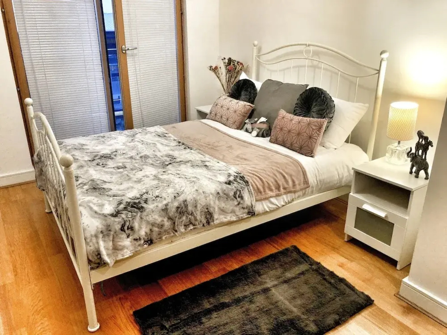 Elegant Apartment in The Wharf