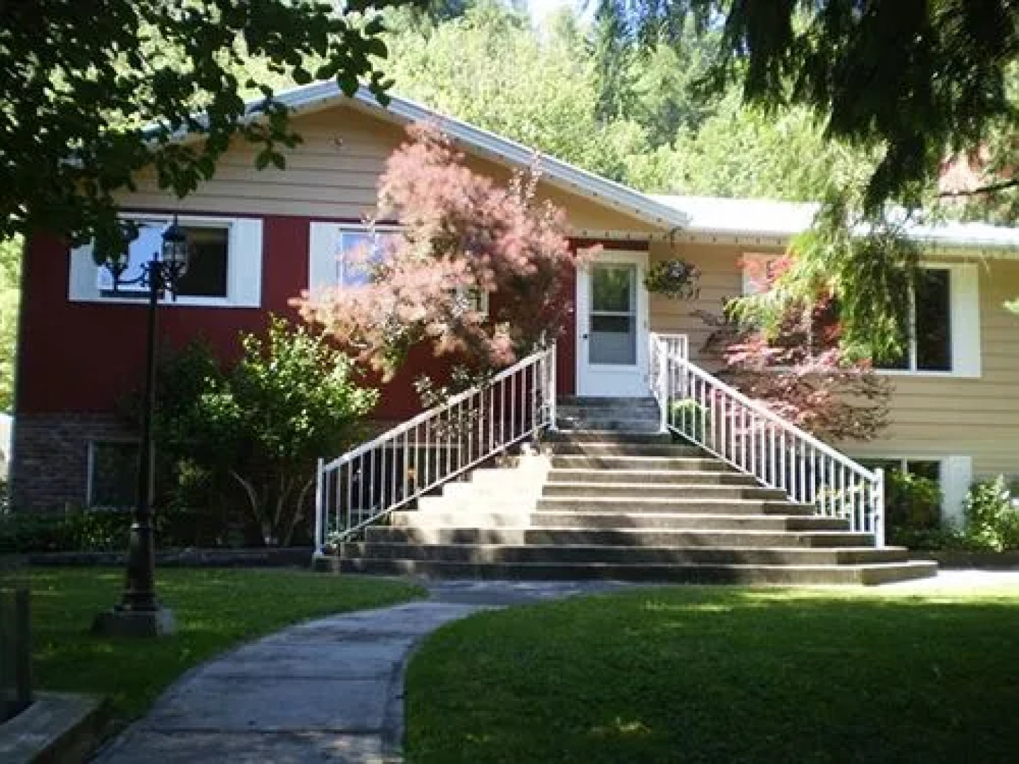 Riverbend Guest House