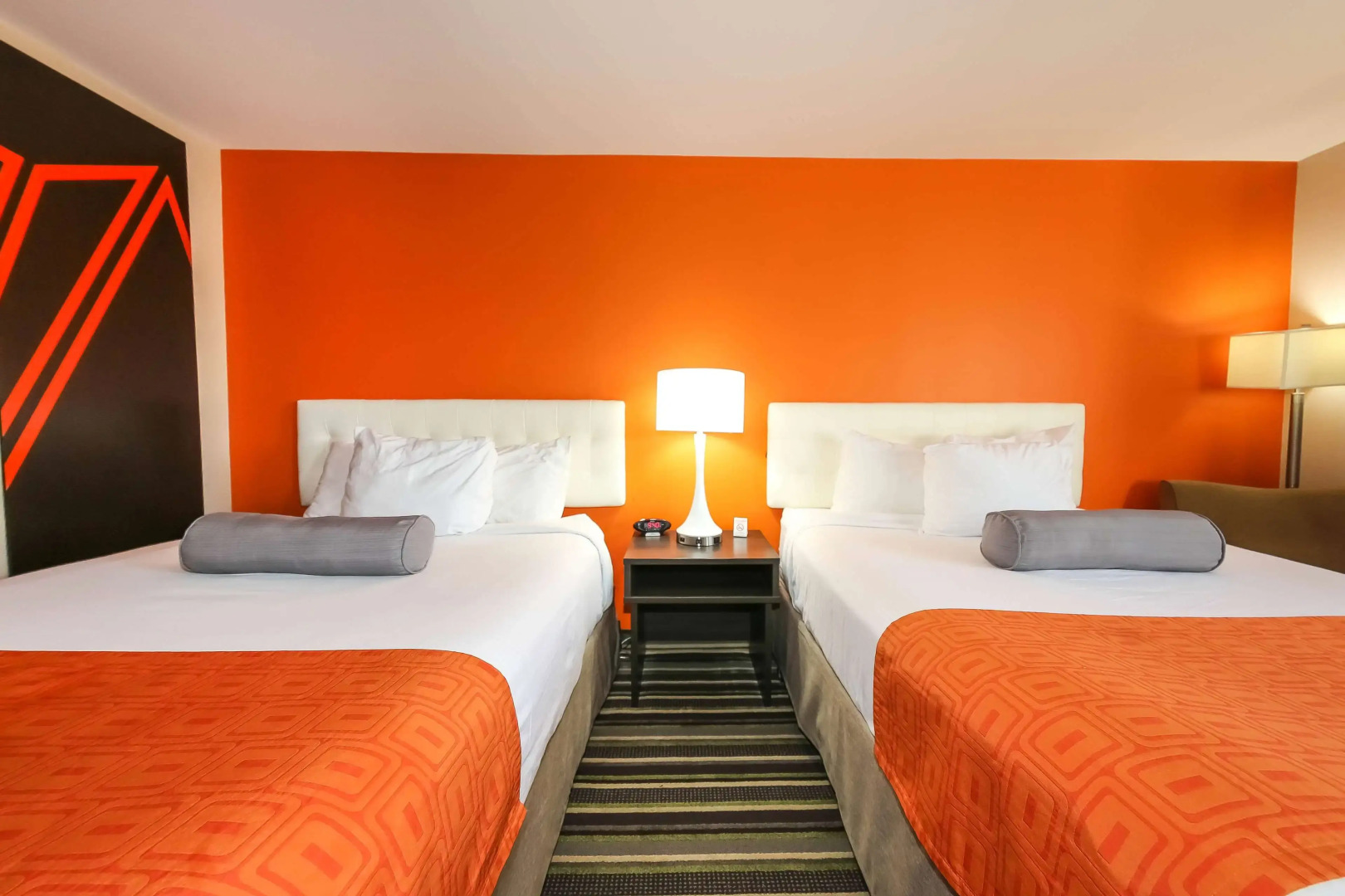 Howard Johnson by Wyndham Winnipeg West