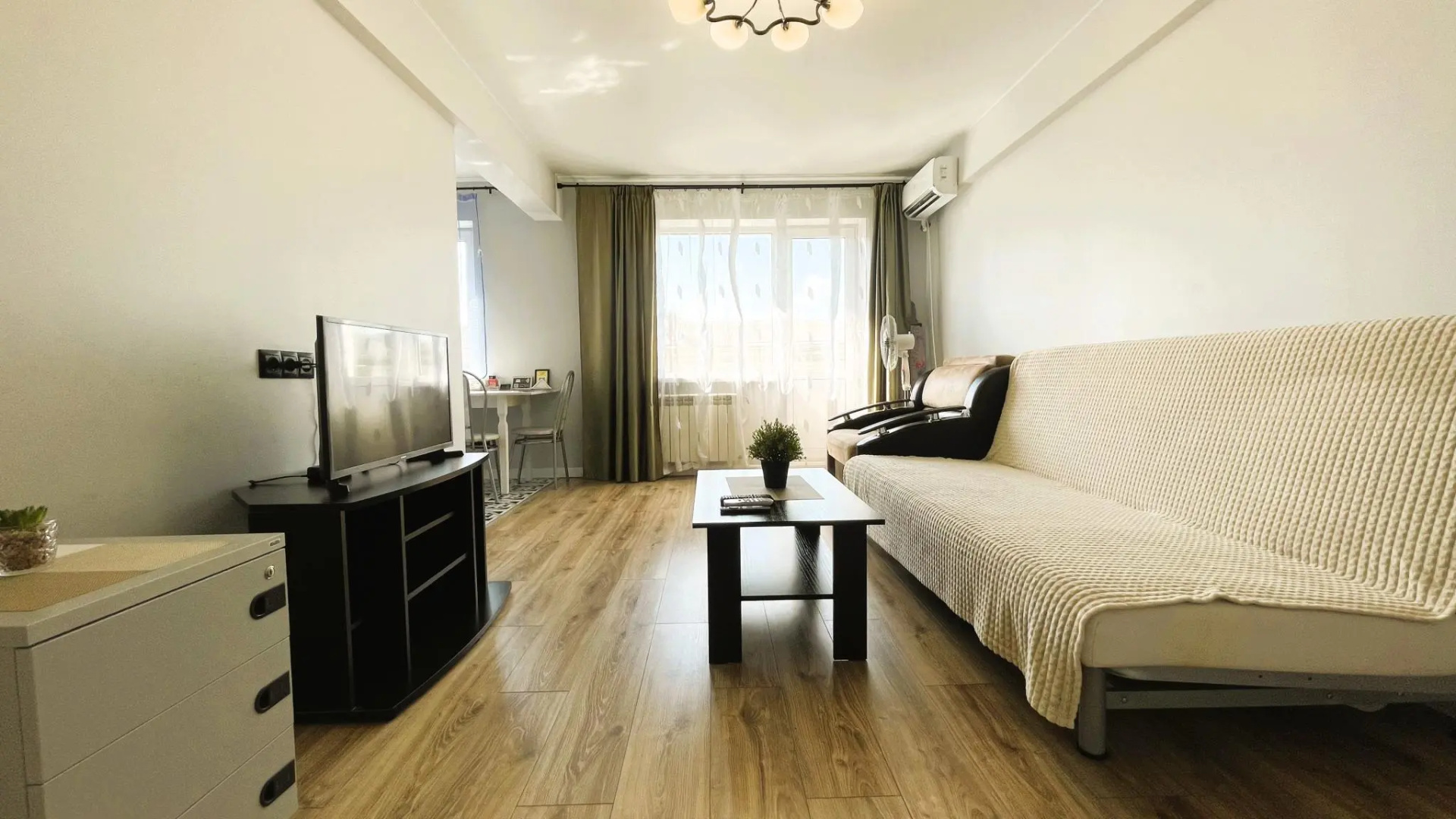 Right Room на улице Ленина