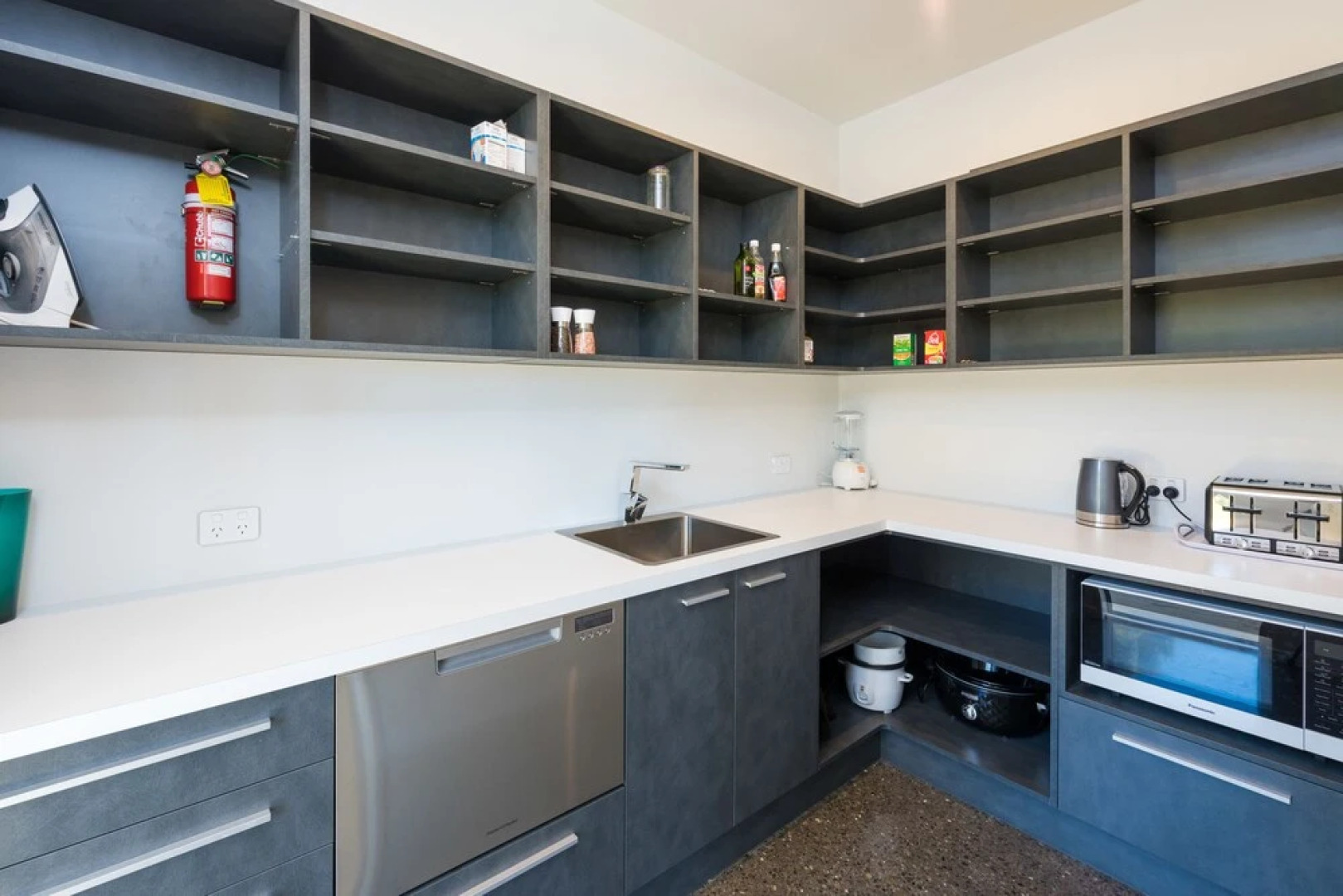 Bell Bird Ridge Holiday Home - Ocean & Valley Views