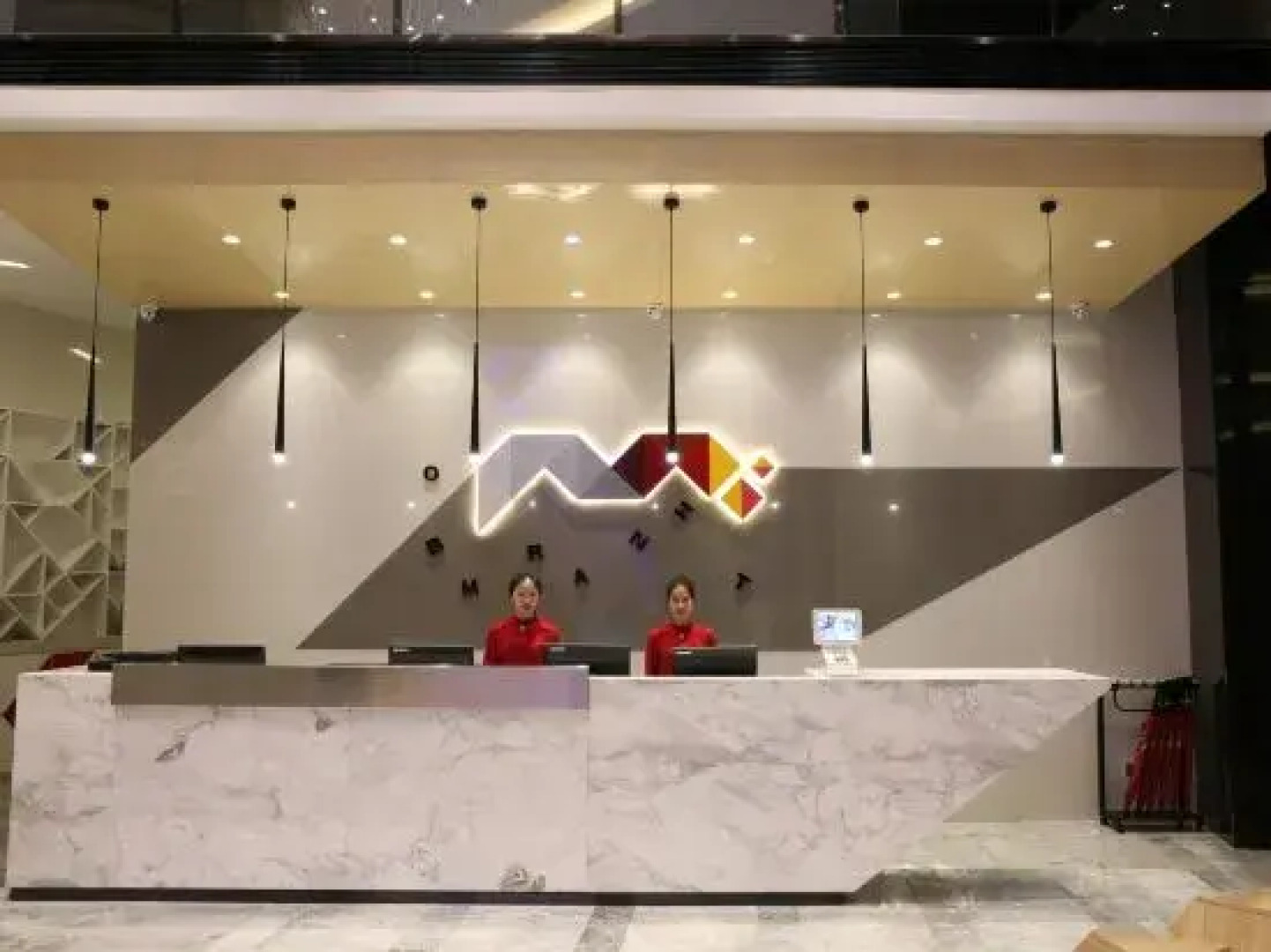 Borrman Hotel Hechi Bama