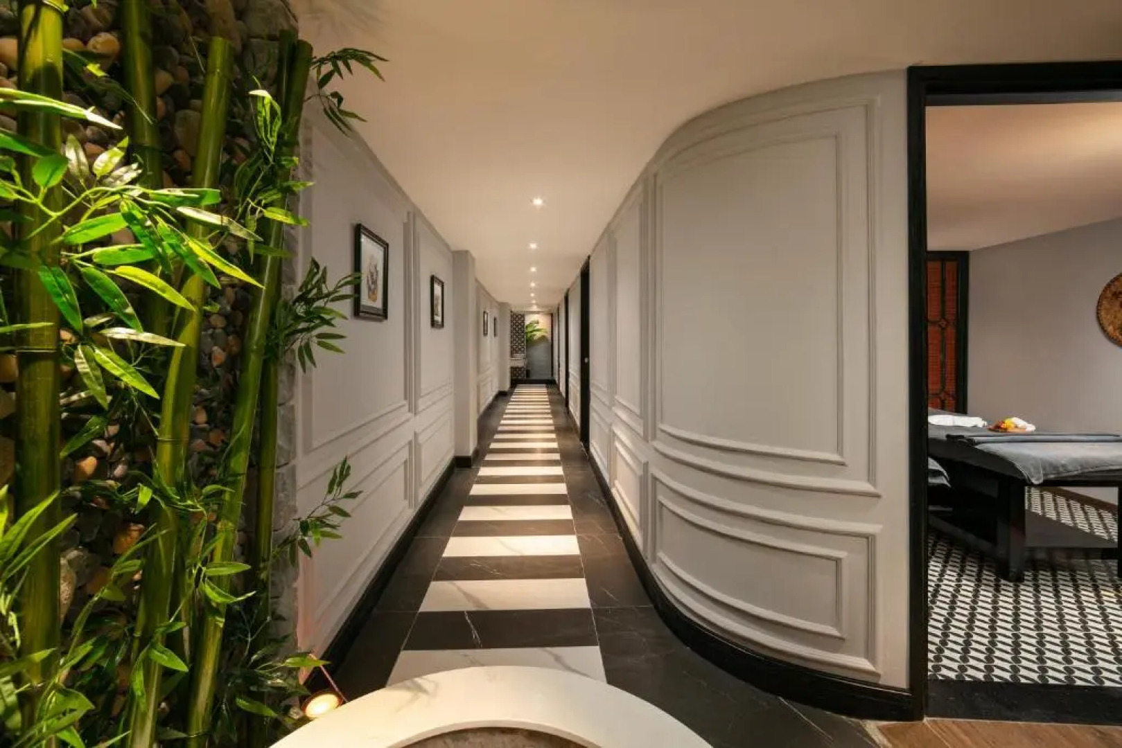 Shining Central Hotel and Spa