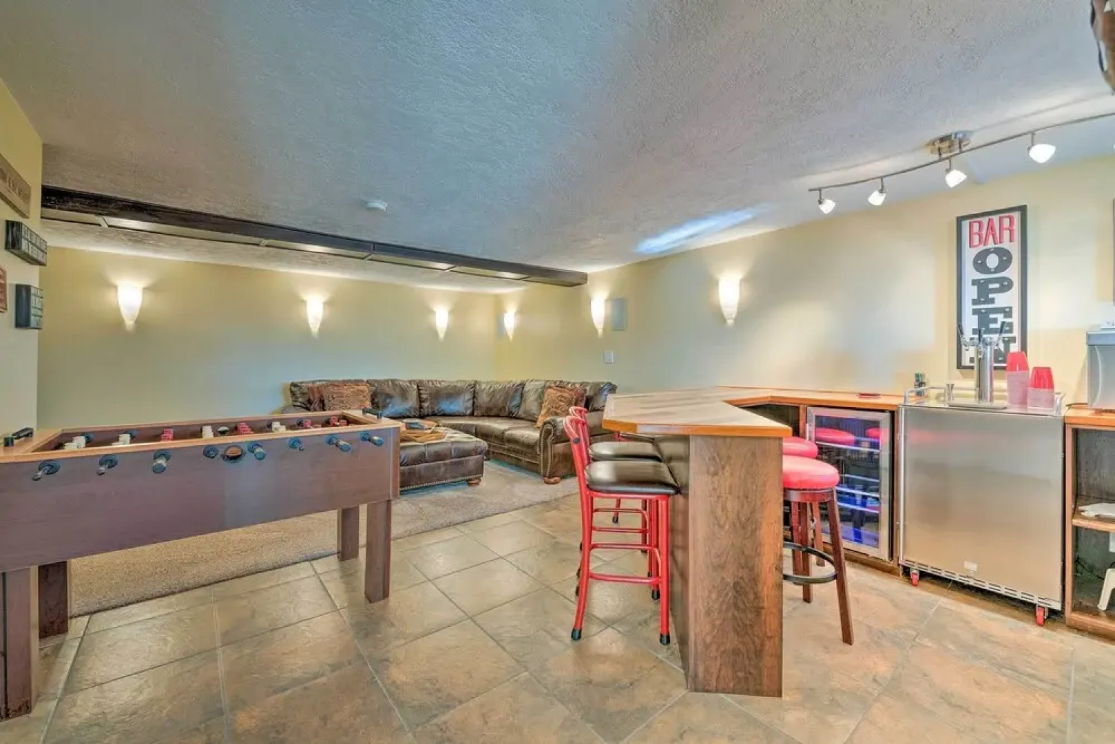 Roomy Salt Lake City Apt With Movie/game Room