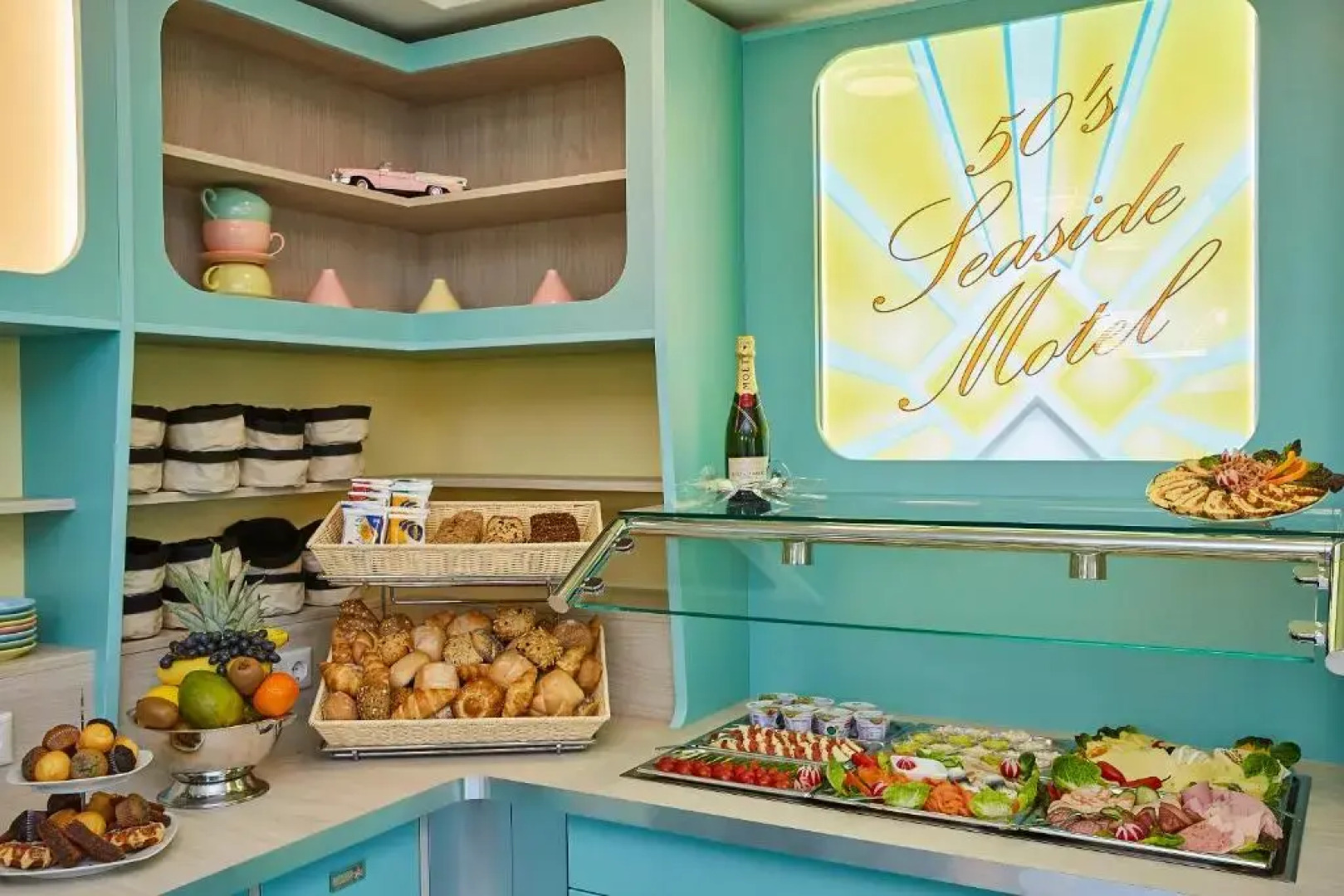 Bernstein Hotel "50`s Seaside Motel"