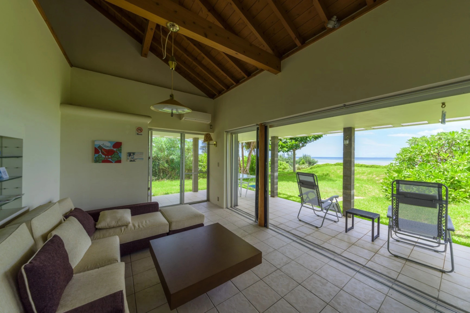 Keiki BeachHouse & Cafe