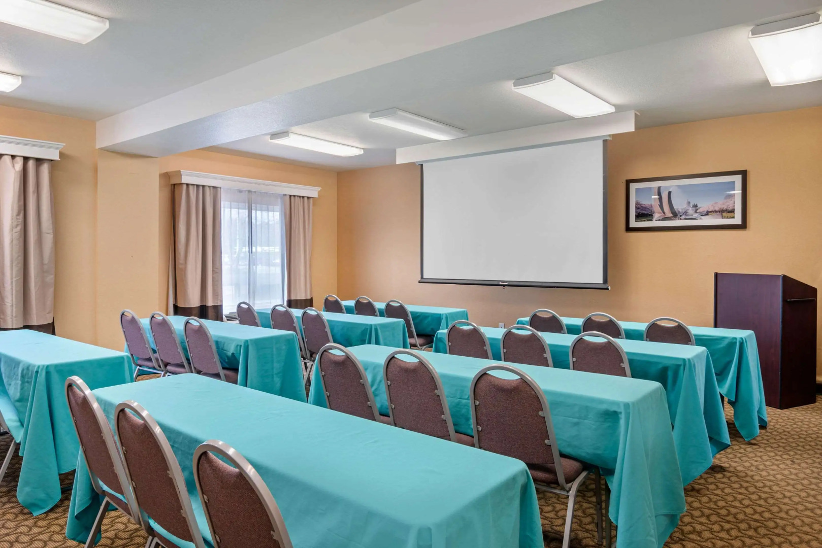 Comfort Inn & Suites Salem Northeast