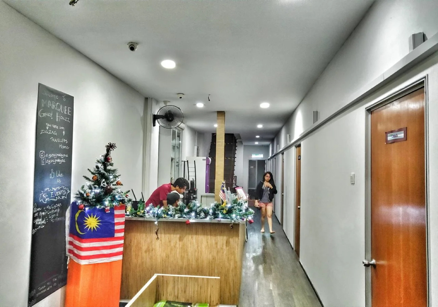 SPOT ON 90236 Zigzag Travellers Home - Hostel