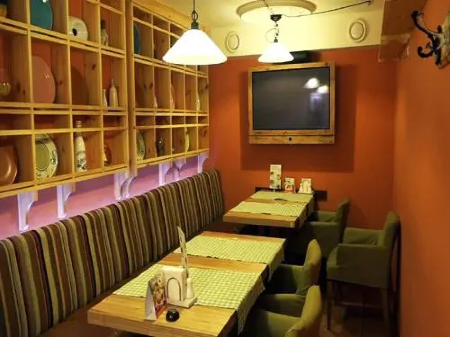 Studio Suite near Lake with Jacuzzi