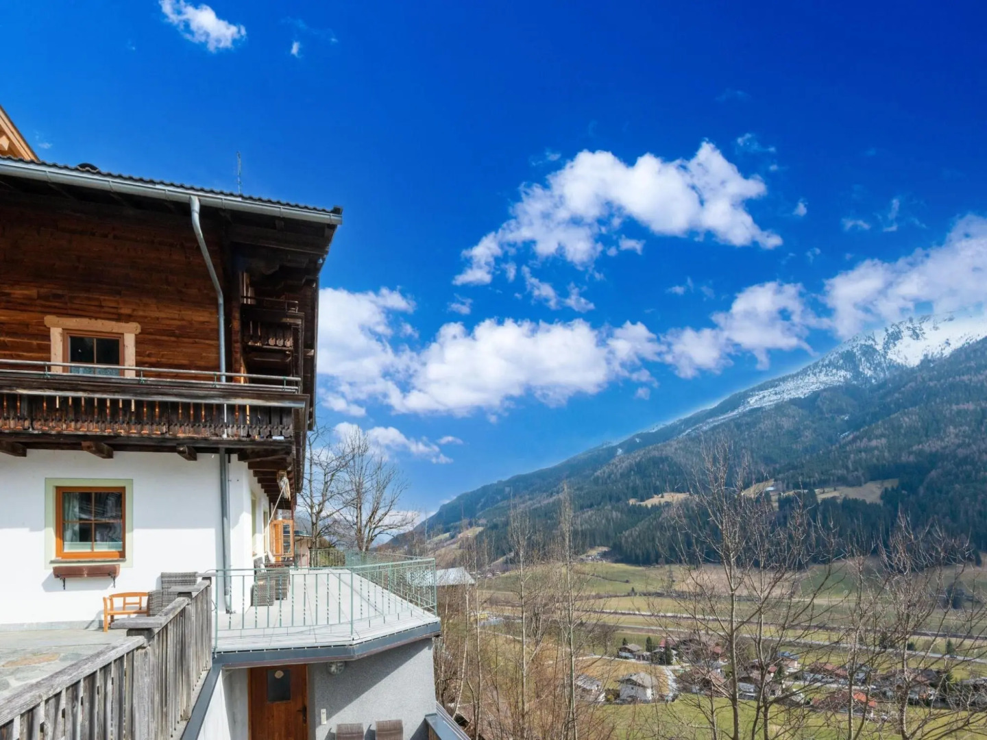 Romantic apartment in Bramberg with garden