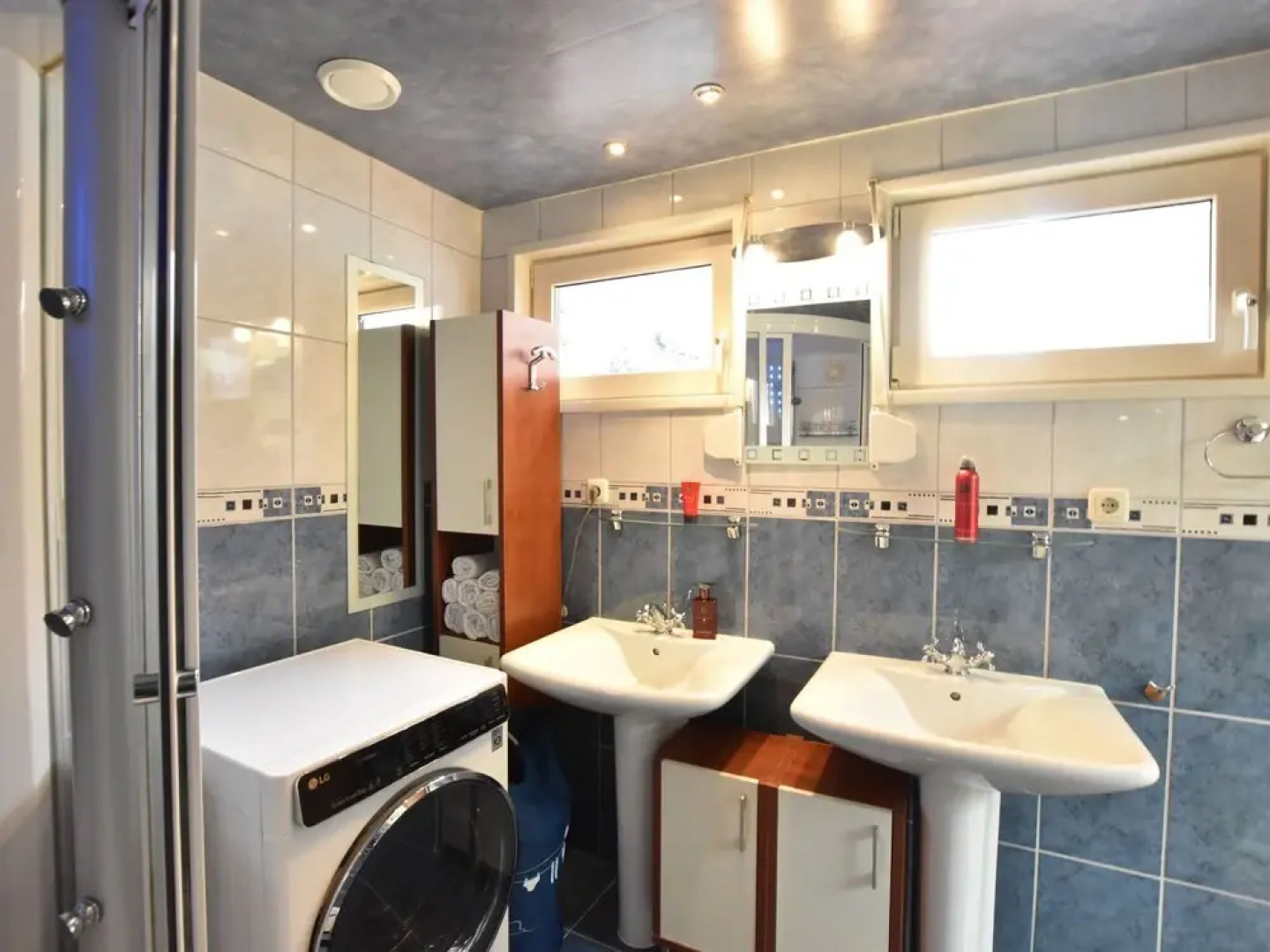 Beautiful Holiday Home in Kamperland Near the Beach