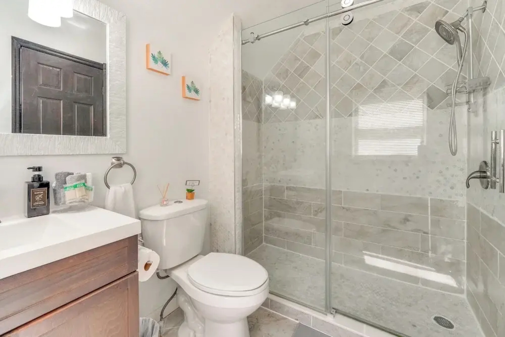 Tannersville House: Bar & Deck, 2 Mi to Ski Resort