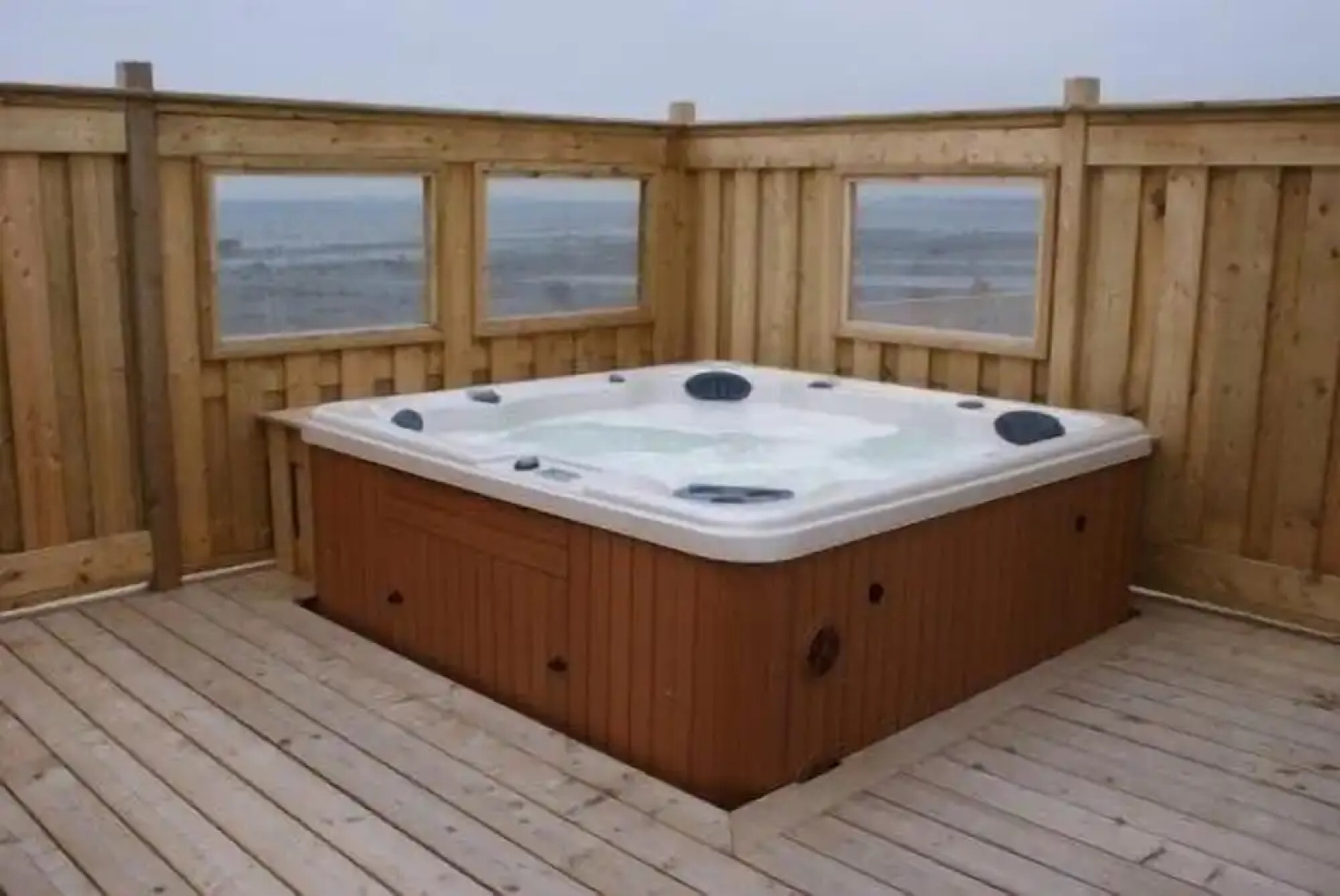 Shallow Bay Motel & Cabins