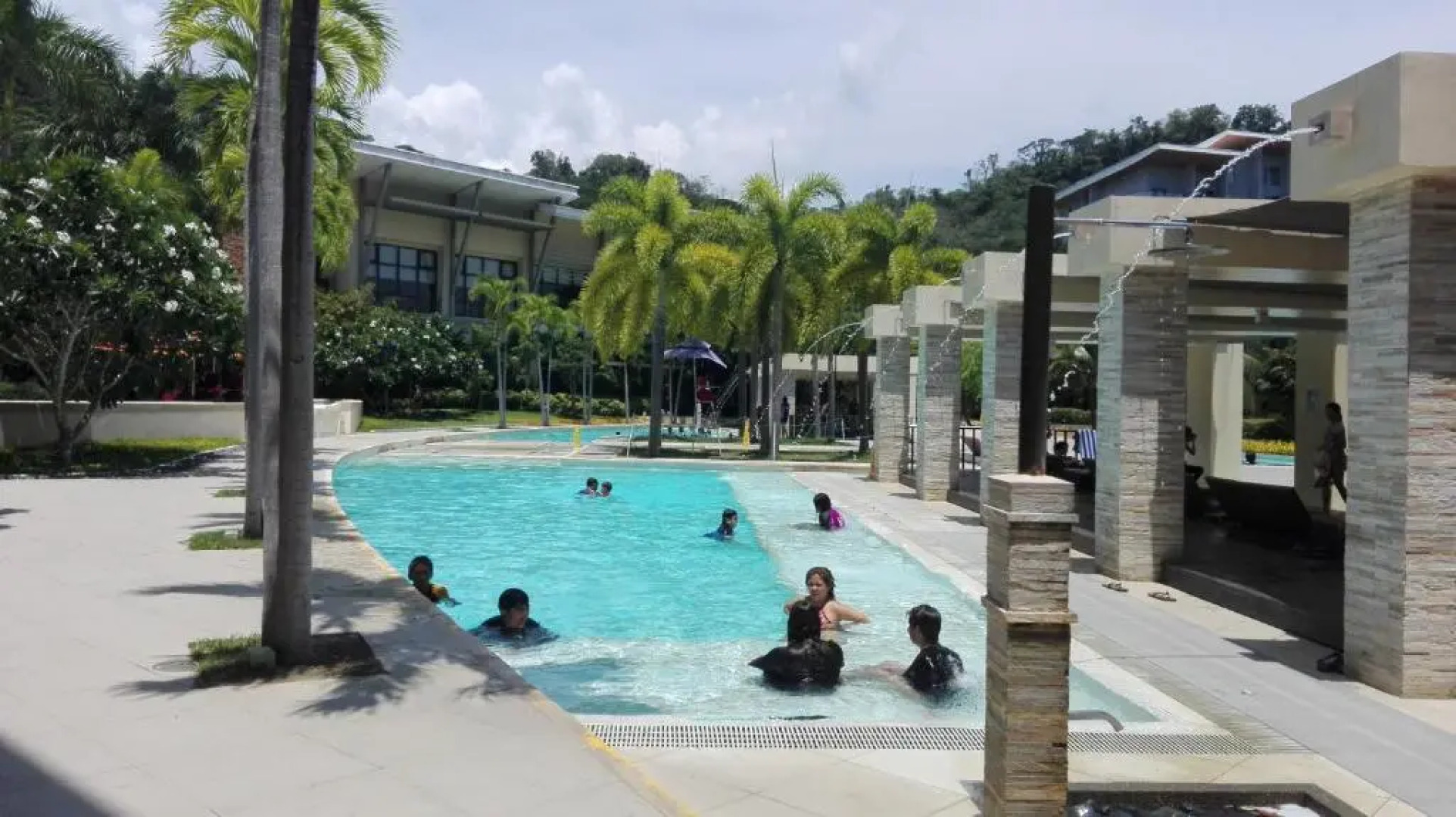 Lagoon view Family Suite in Pico De Loro Cove, Nasugbu