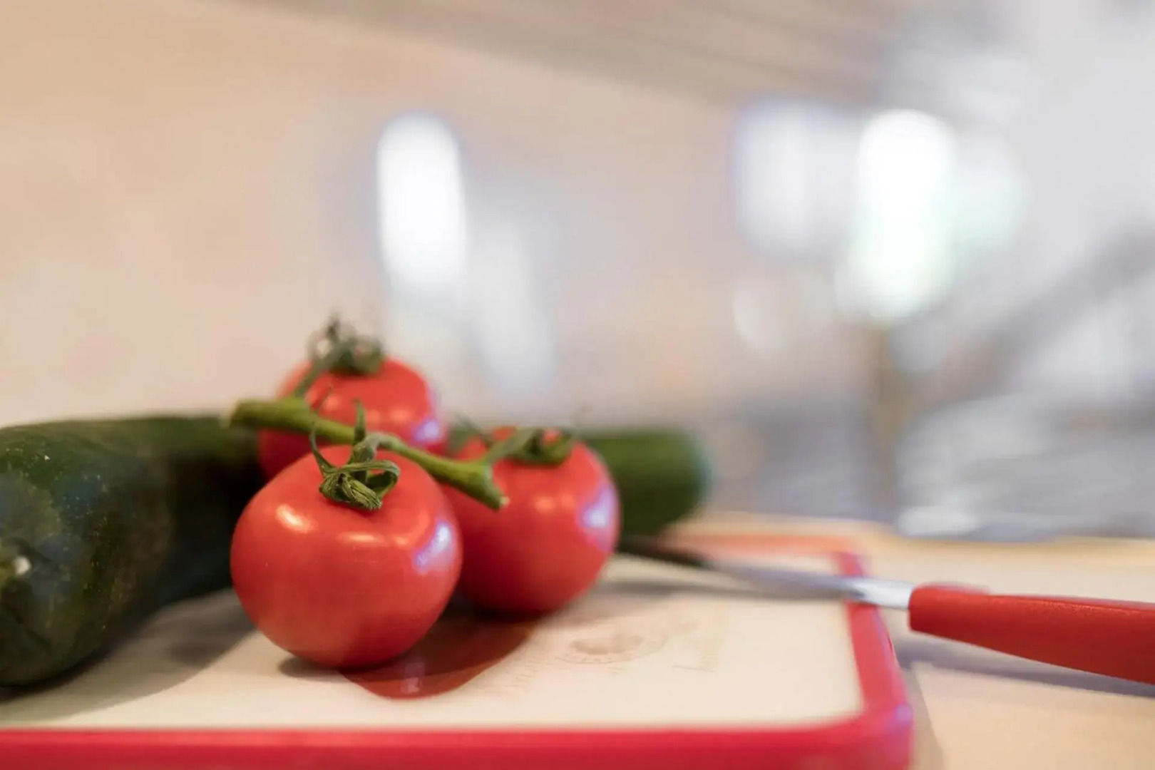 Apartment Doris, Nenadici