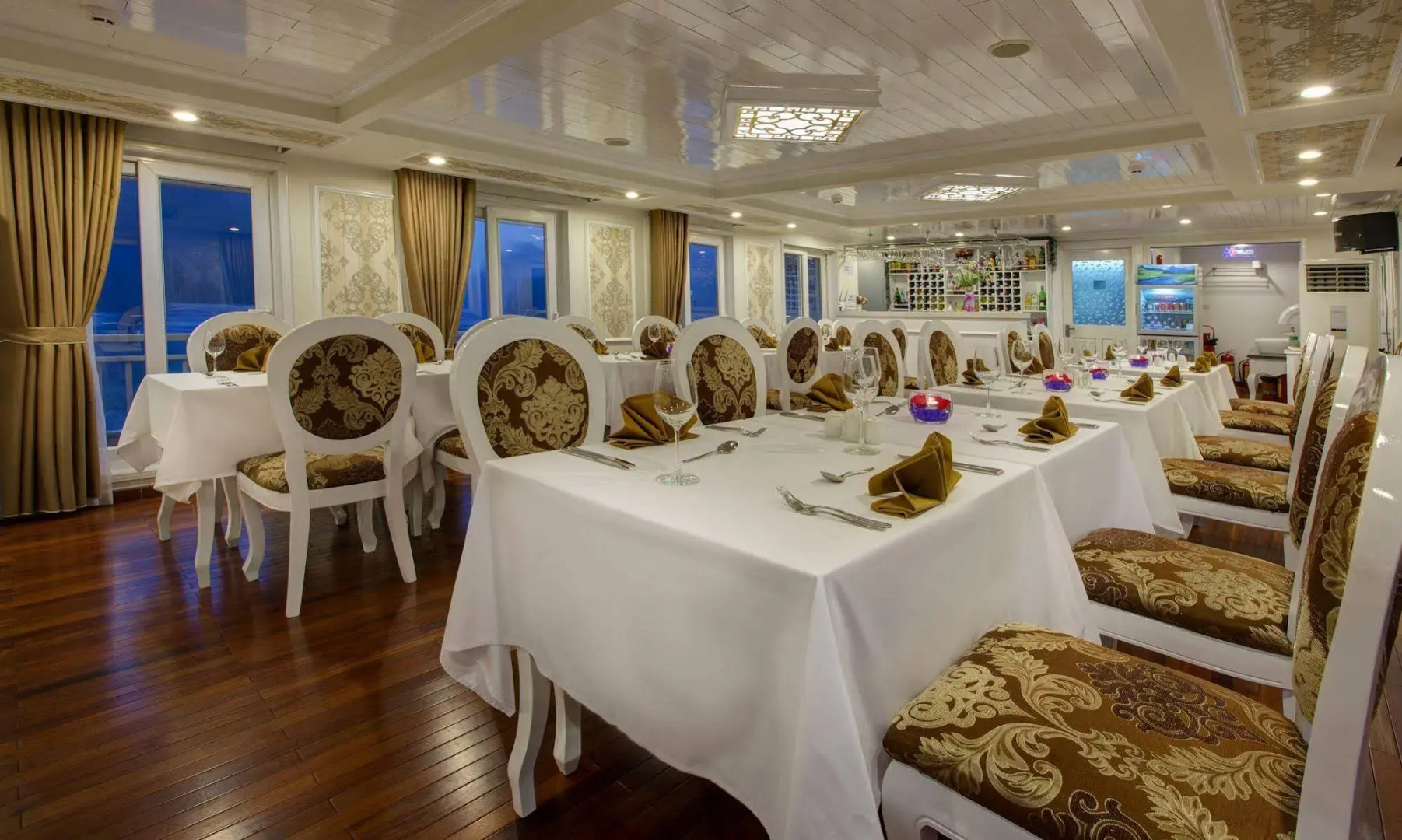 Signature Royal Halong Cruise