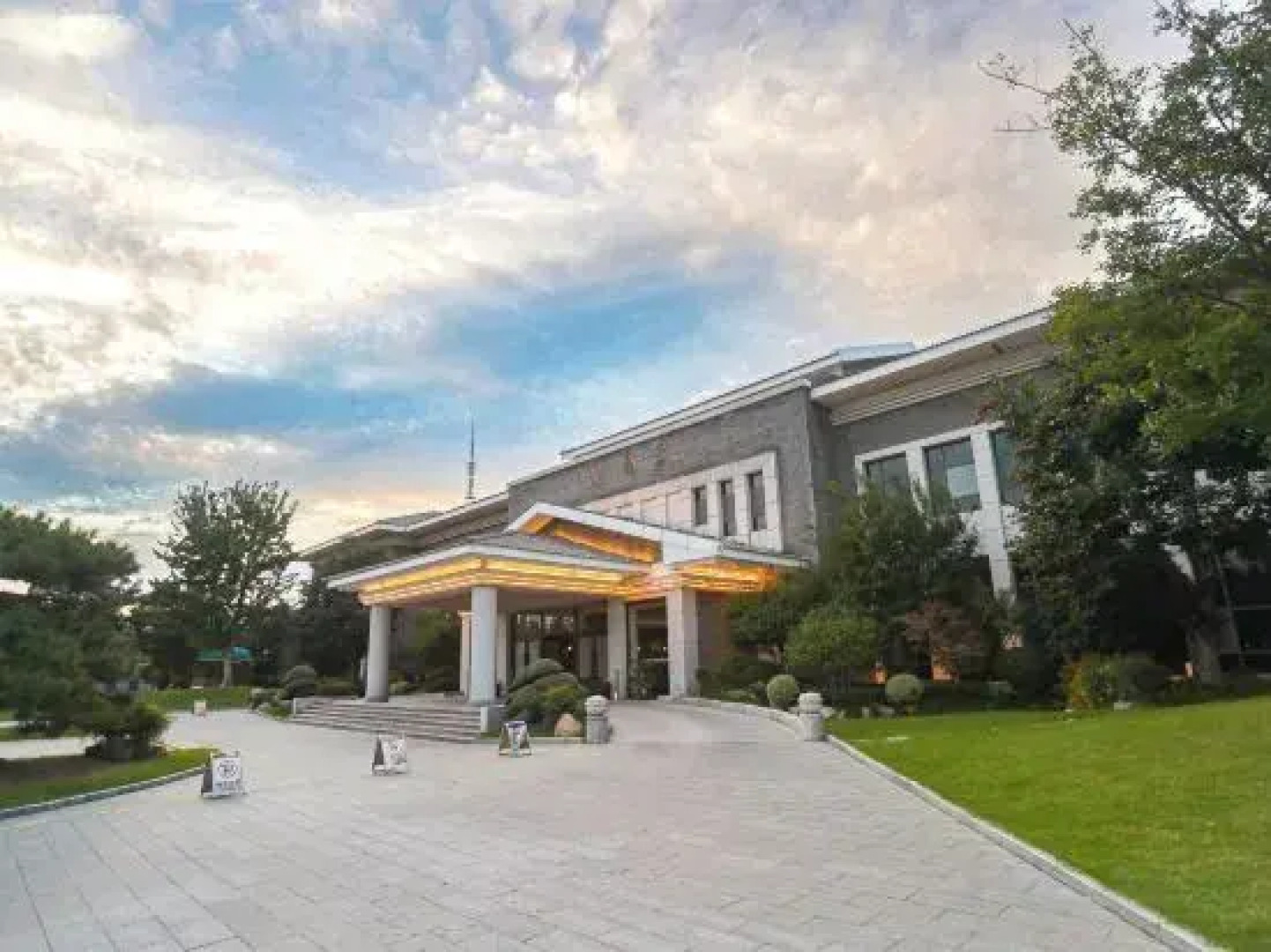 Ze Lin Hill-view Hotel