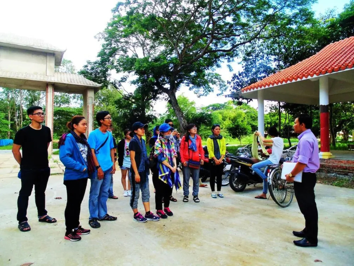 Hai Lua Homestay (Lotus Lake Homestay)