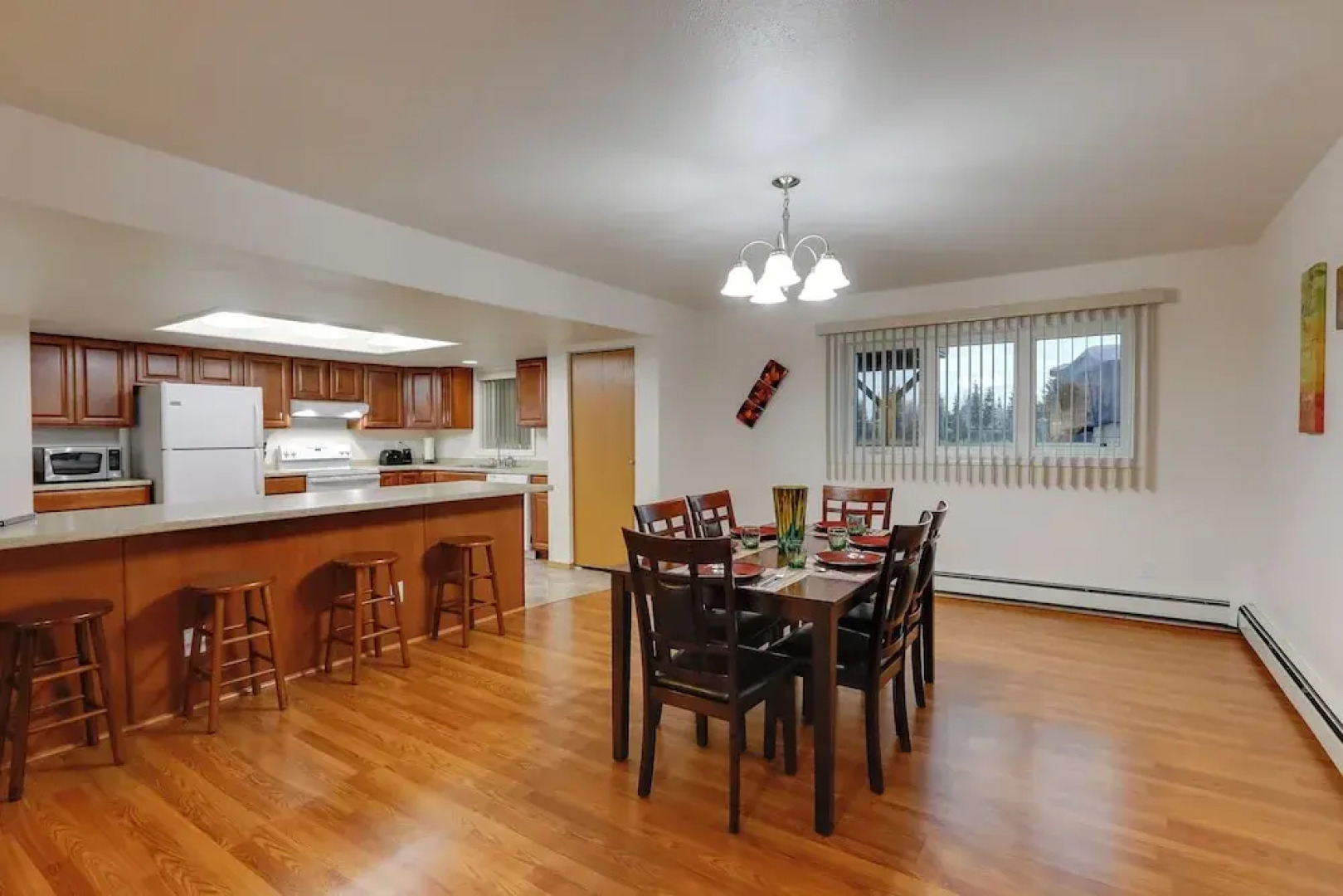 Fairbanks Alaskan Abode ~ 1 Mile to Pioneer Park!