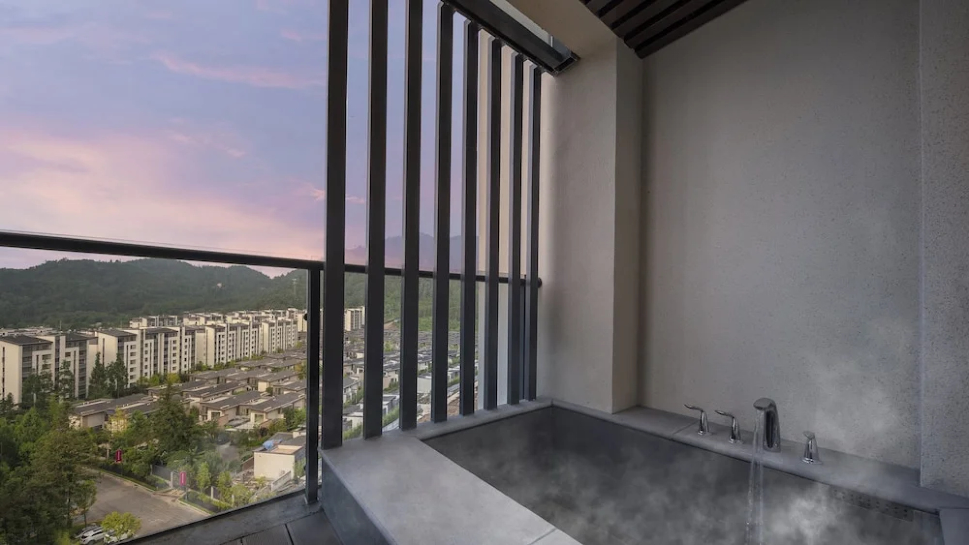 Holiday Inn Express Tengchong Hot Spring by IHG