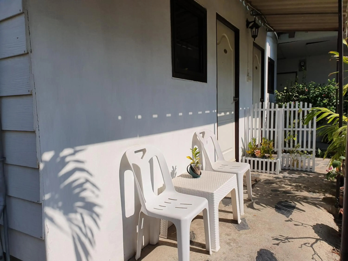 P California Inter Hostel