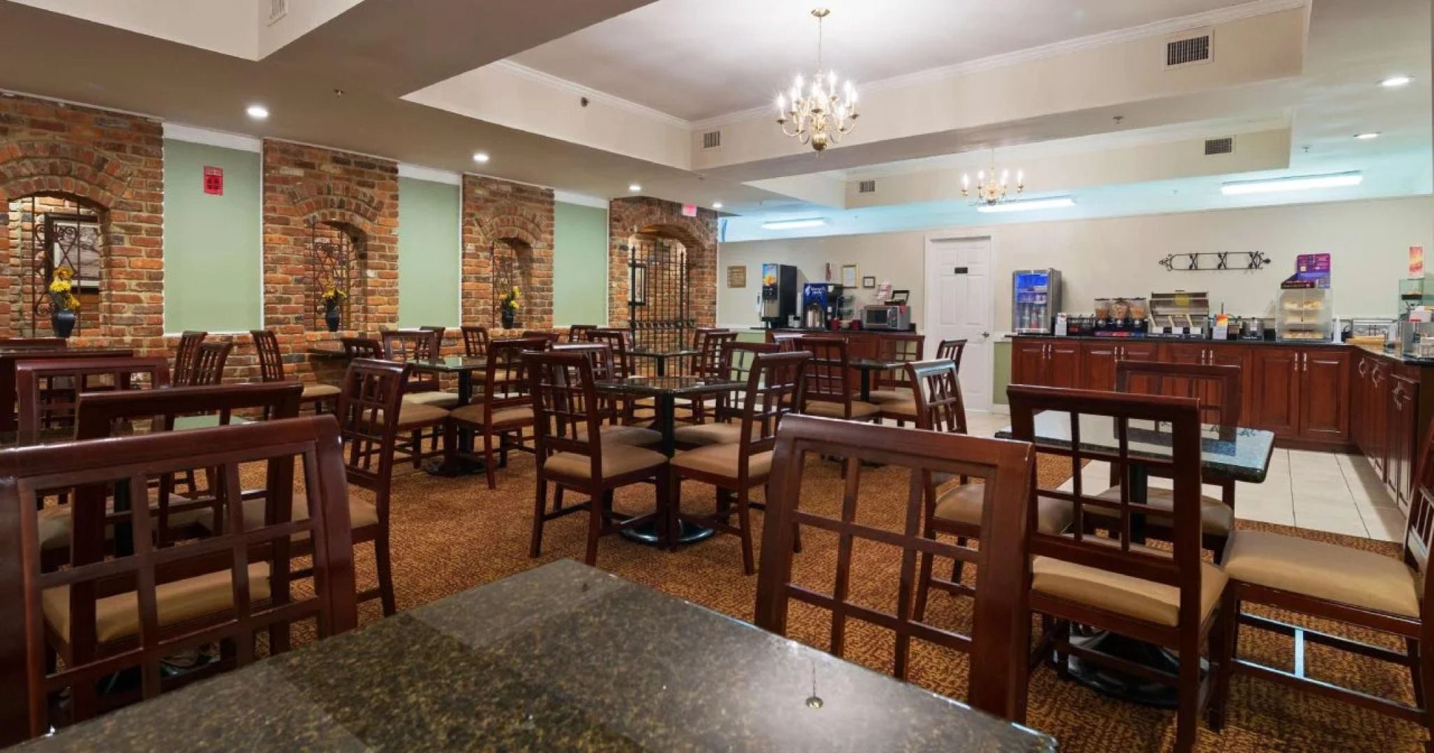 Best Western Plus Governor's Inn