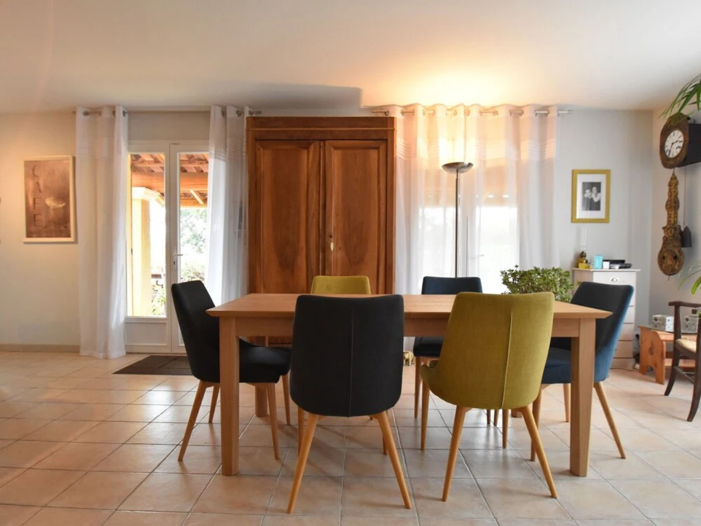 Quaint Villa in Saint-Andre-de-Roquepertuis with Pool