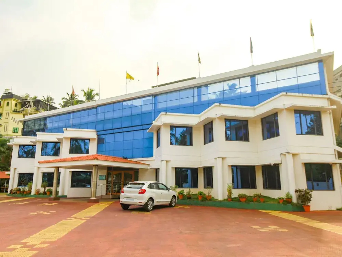 OYO 28567 Krishna Holiday Village