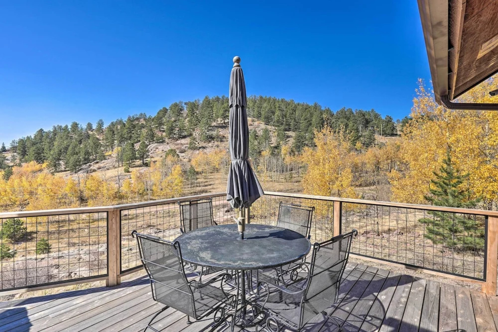 Mtn-view Cabin w/ Deck, 3 Mi to Cripple Creek!