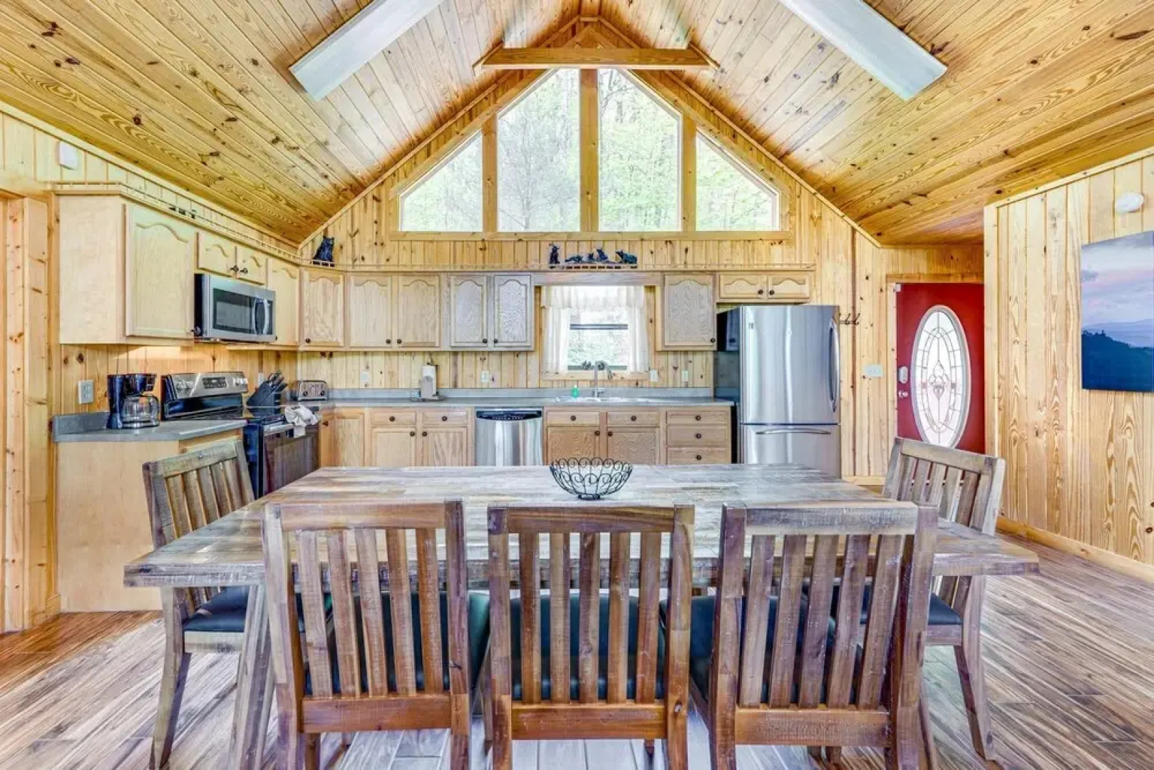 Sage Grass Retreat Wears Valley Cabin w Hot Tub Game Room Wraparound Deck