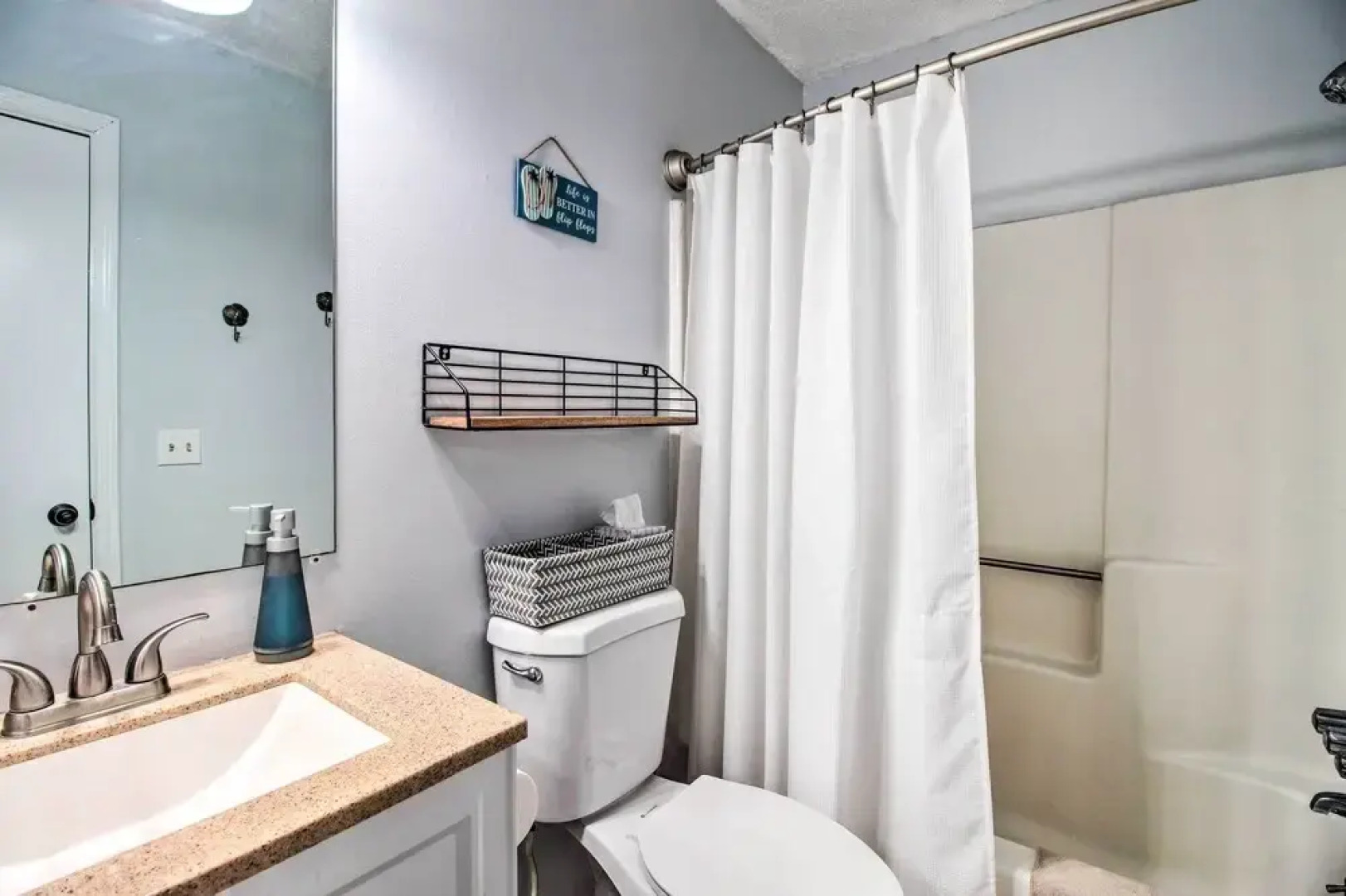 Proximity Place, Cozy Savannah Home w/ Deck!