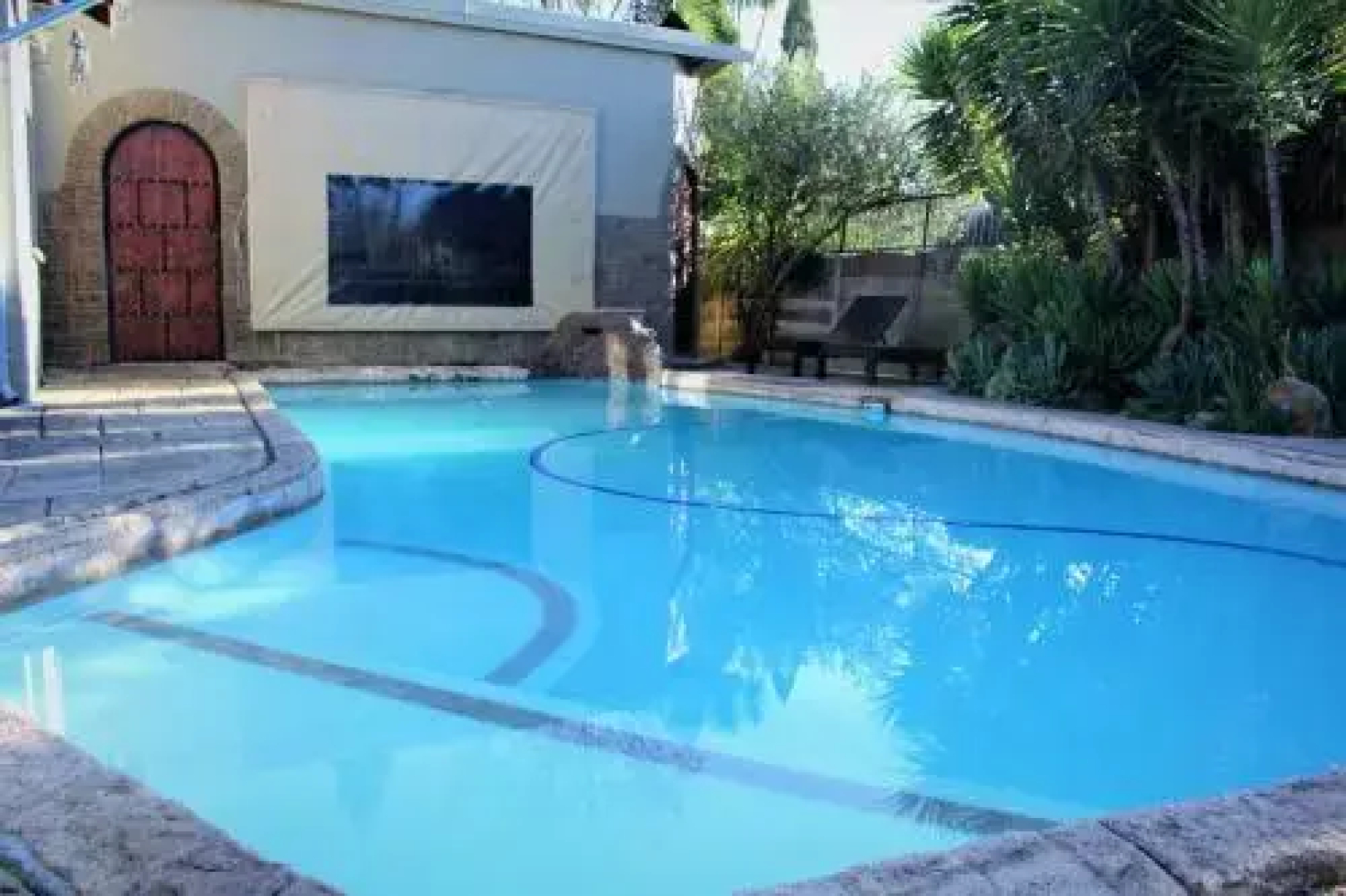 Safari Manor