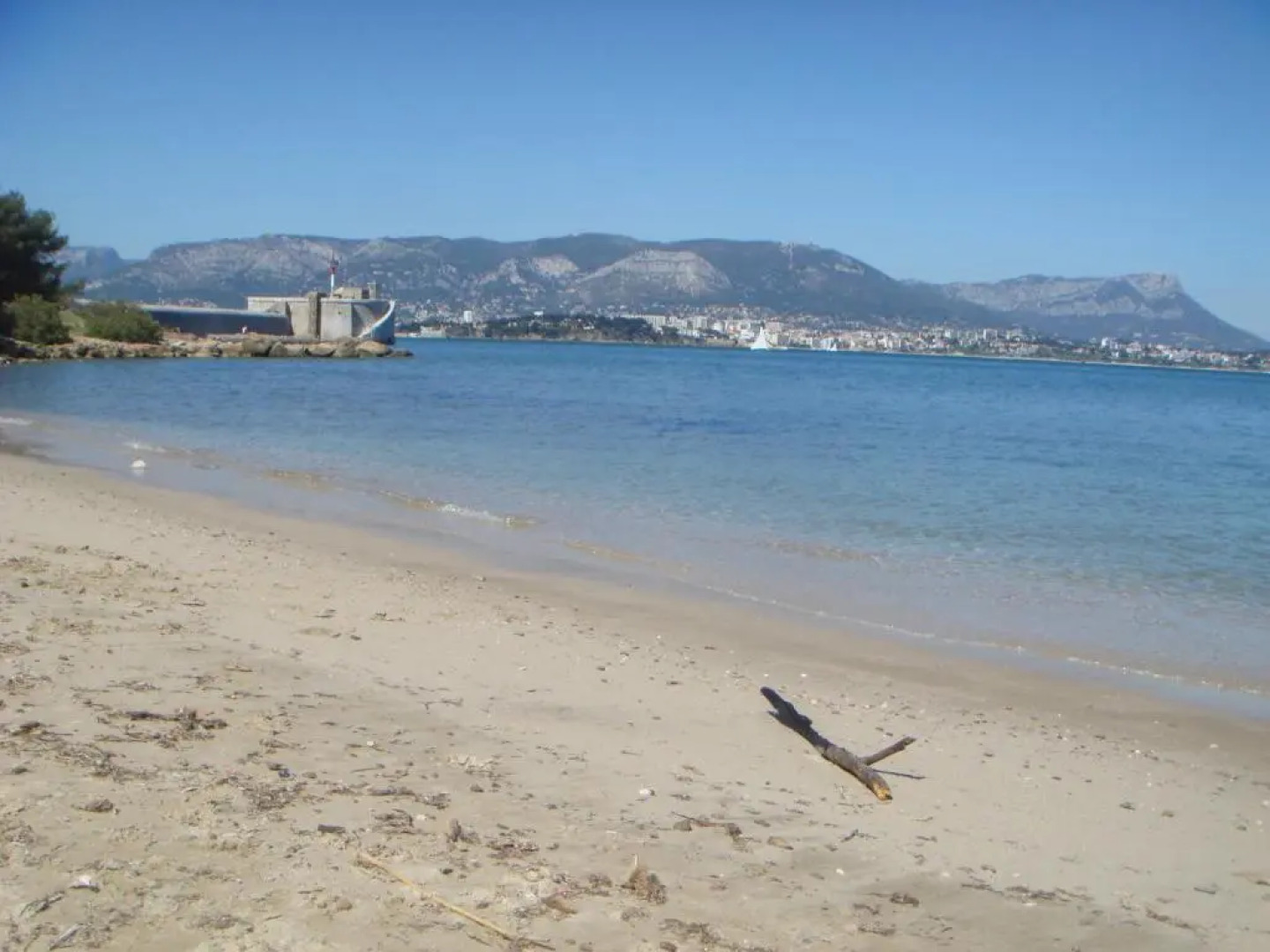 Studio hyper équipé à 150m d'une plage de sable fin grande terrasse presqu'île de charme