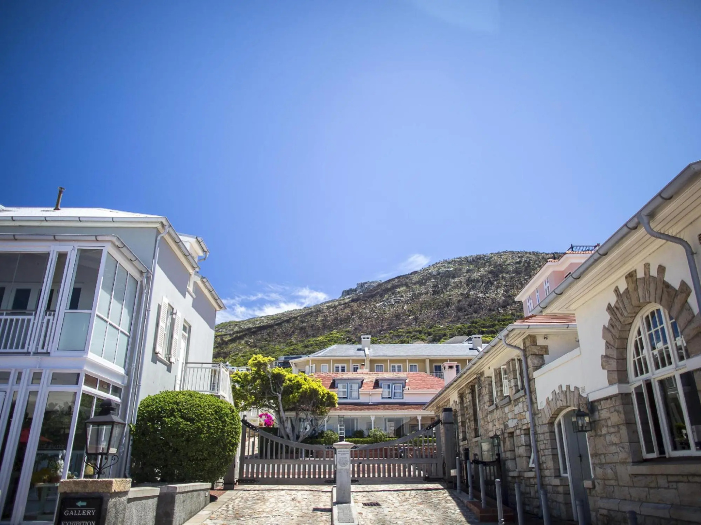 The Quays, Majestic Village