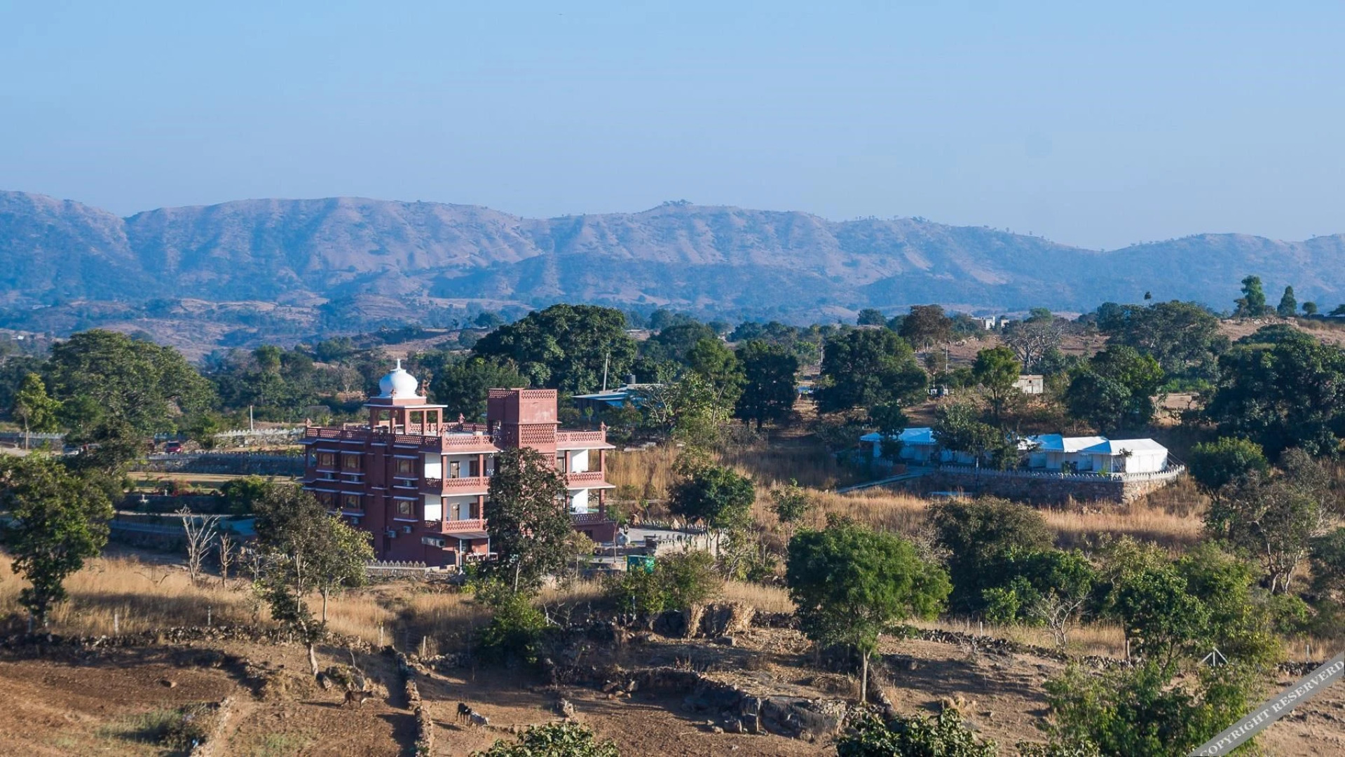 Hoppers Leeway- The Kumbhalmer Resort & Spa