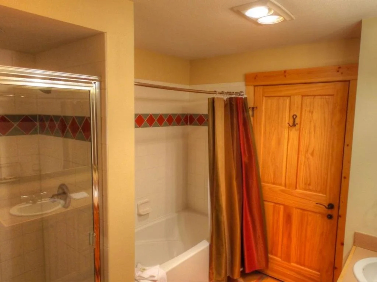 Comfortable Condo, Outstanding Location - TX414 by RedAwning