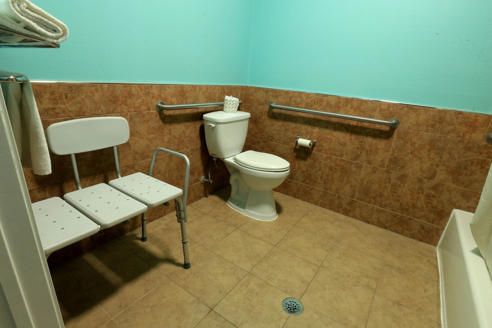 Scottish Inn & Suites