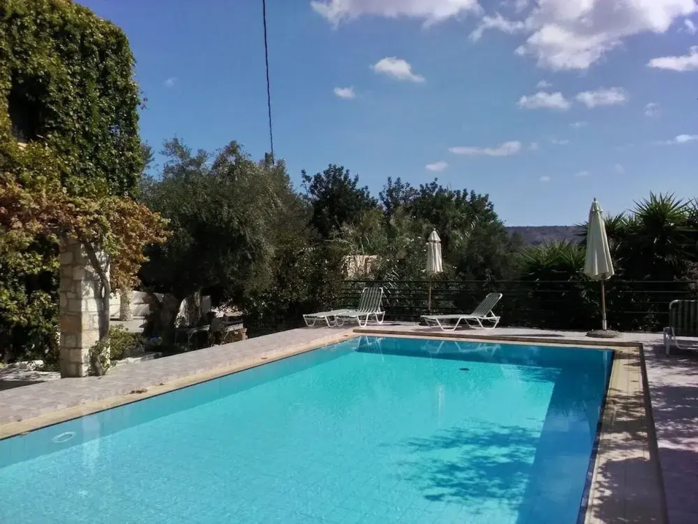 Dream 2 -traditional House With Pool To Share