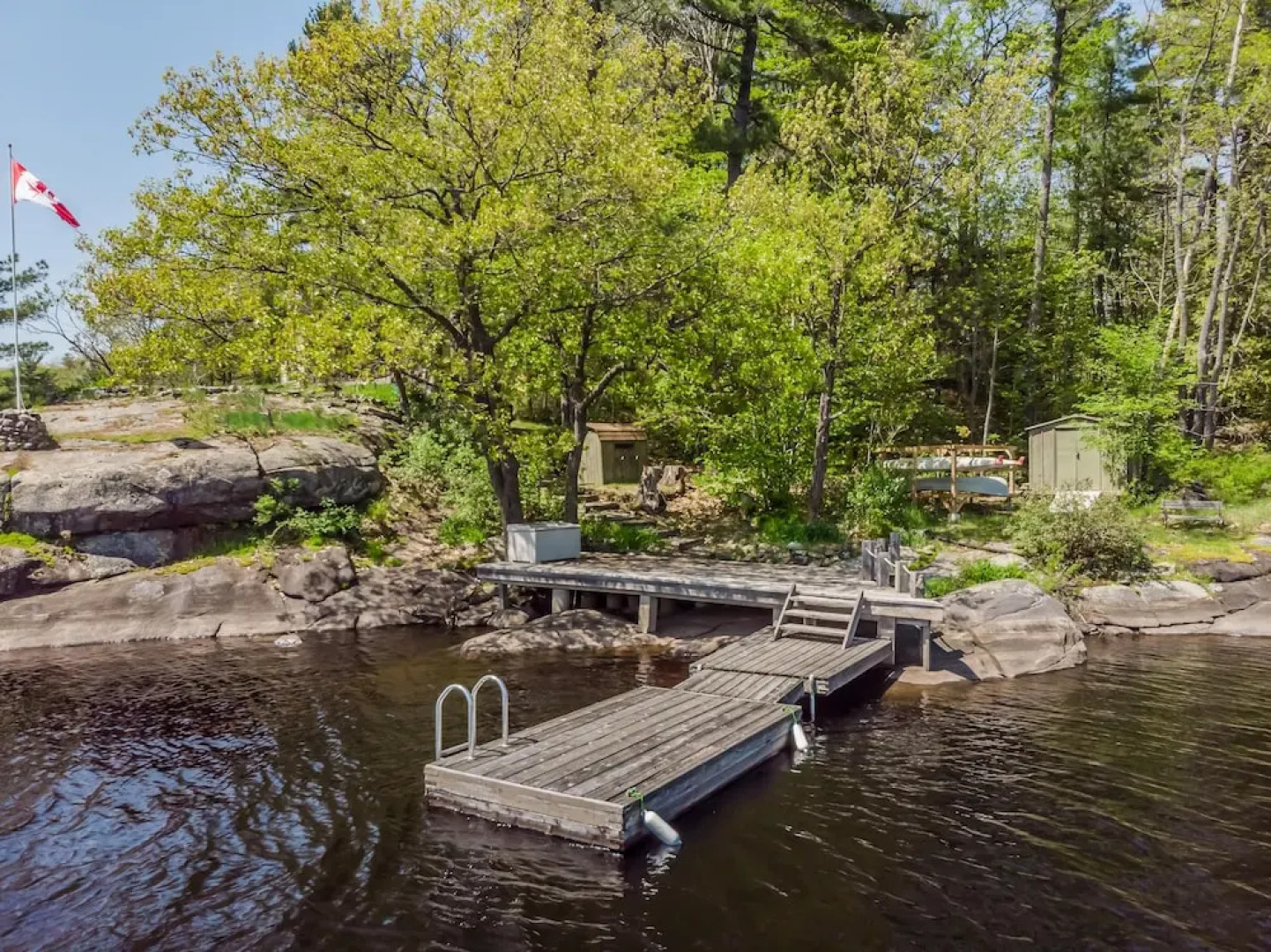 Brandy on the Rocks ~ a perfect family retreat on Brandy Lake!