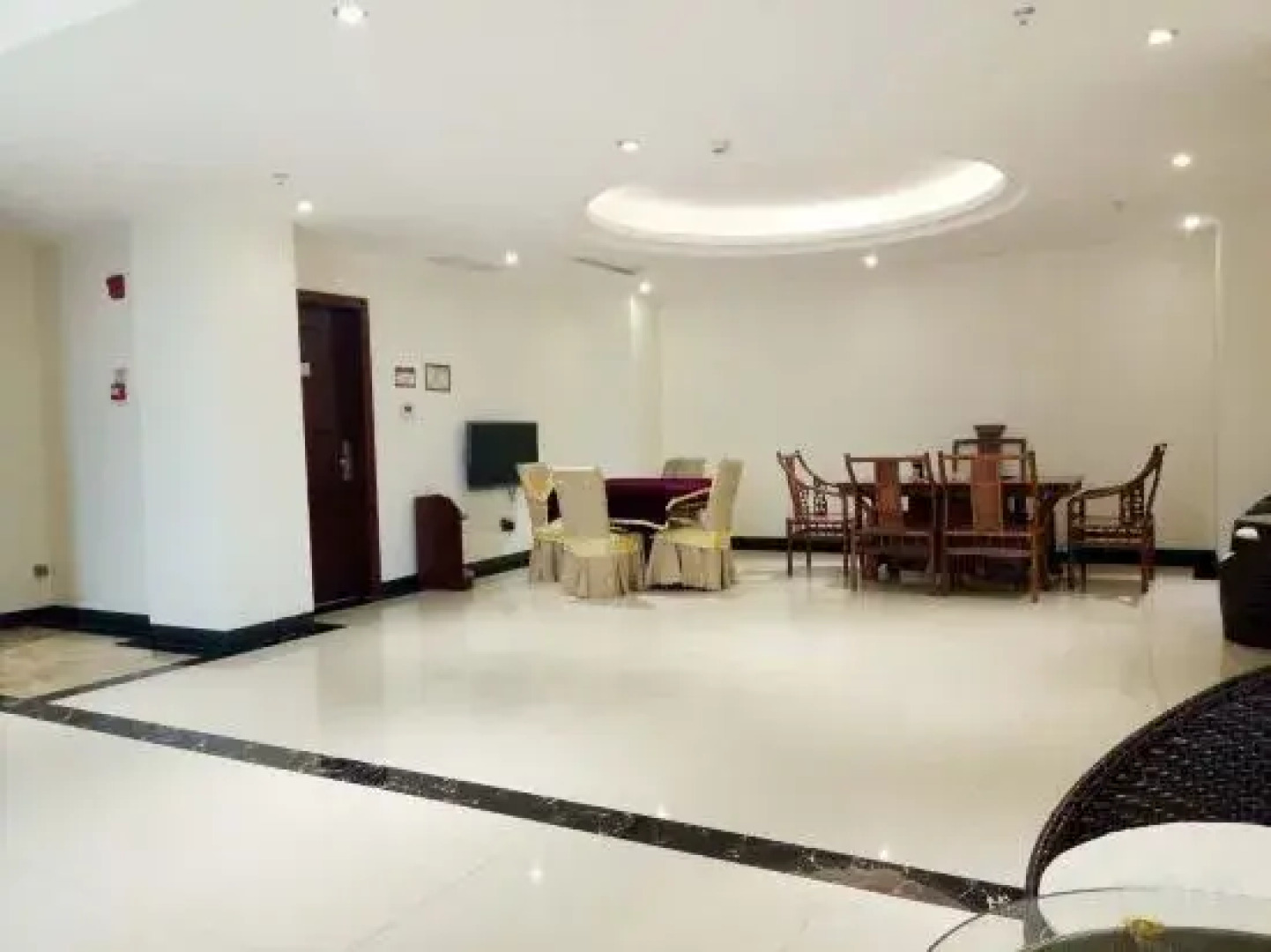 Lvzhinan Business Hotel