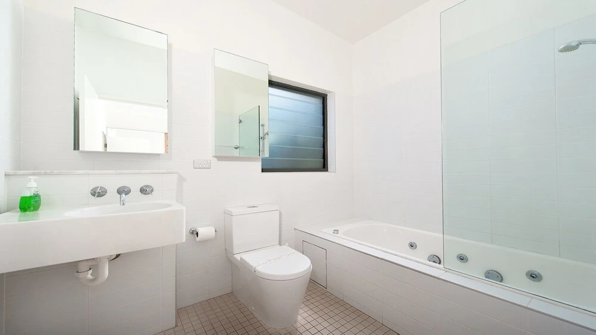 One Mile Ridge, 21/26 One Mile Close