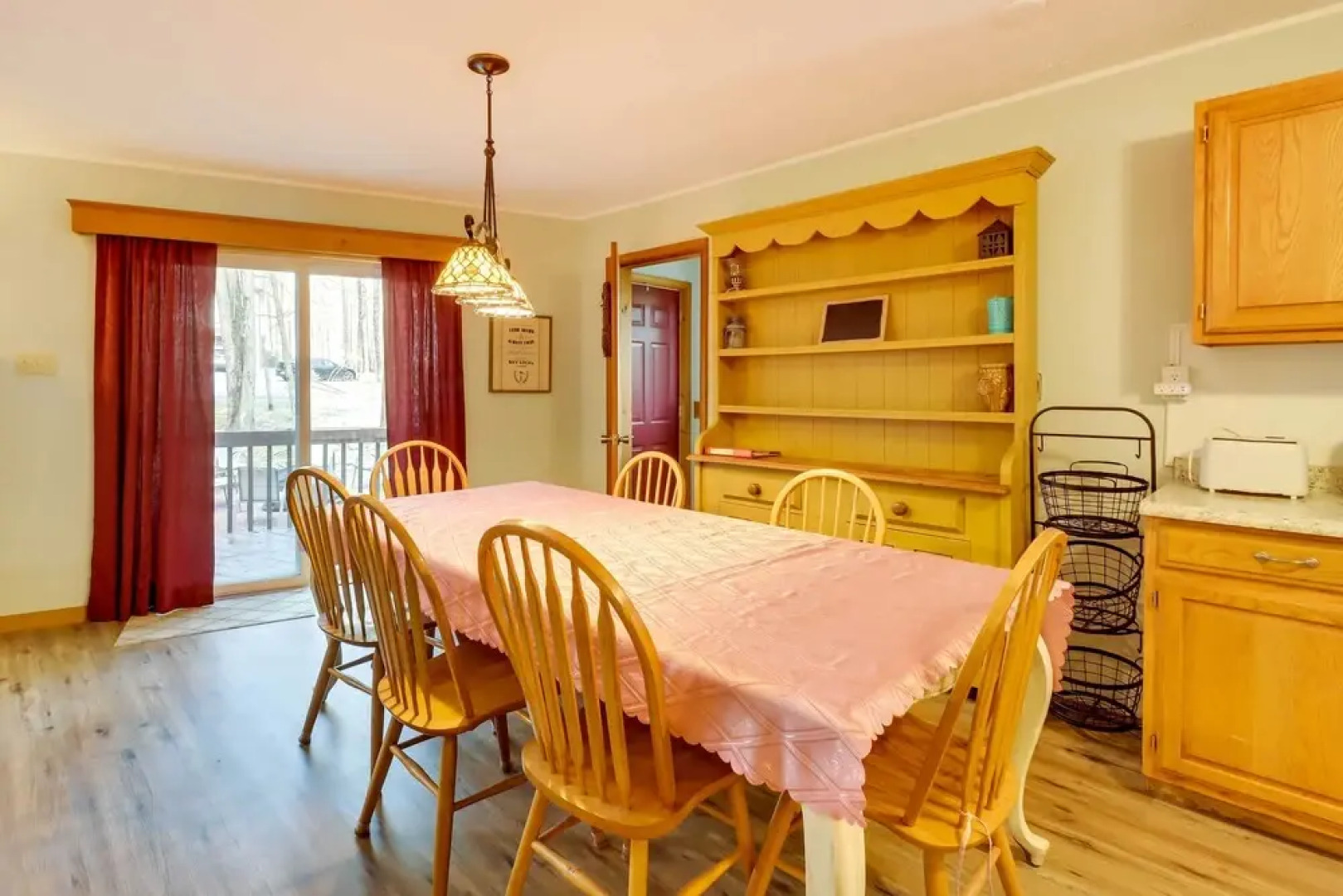 Spacious Pocono Lake House Near Skiing & Swimming!