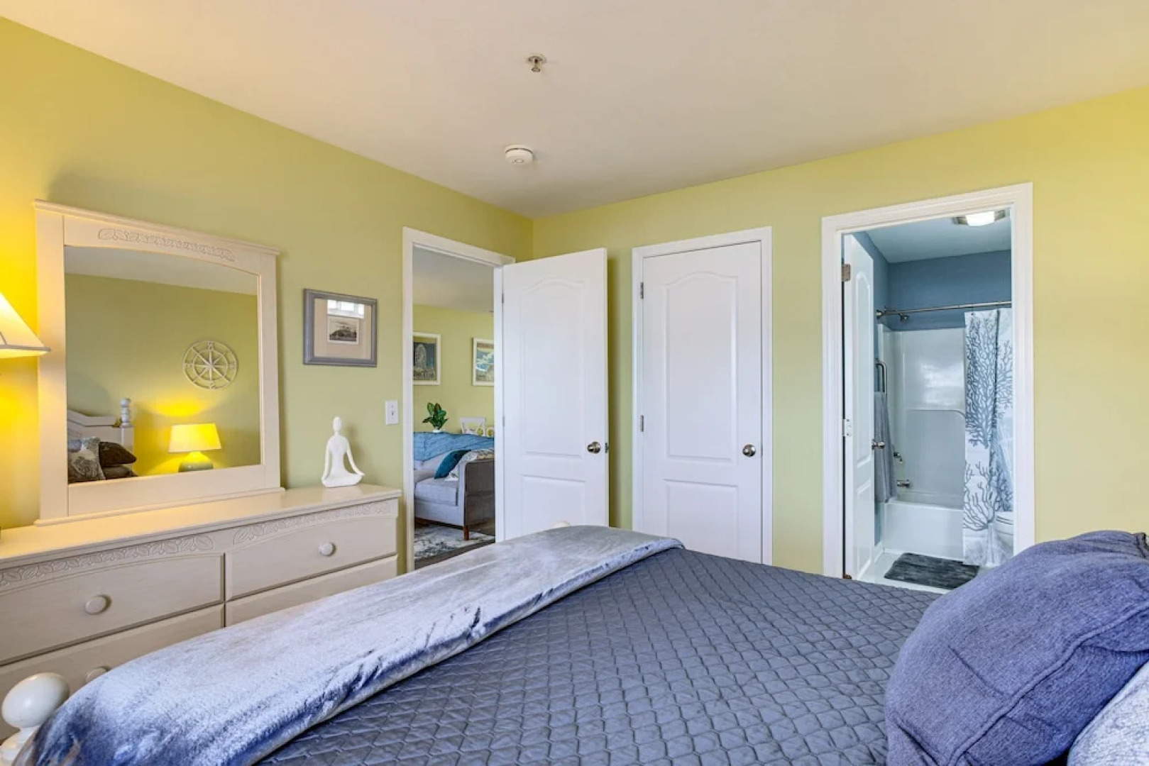 3 Mi to Savannah Beach: Lewes Condo w/ Pool Access