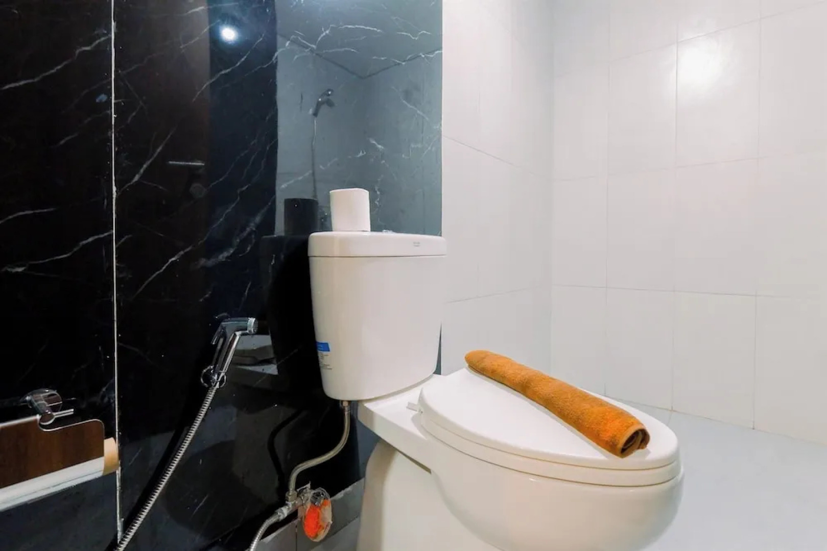 Homey And Minimalist 1Br Royal Sentul Park Apartment