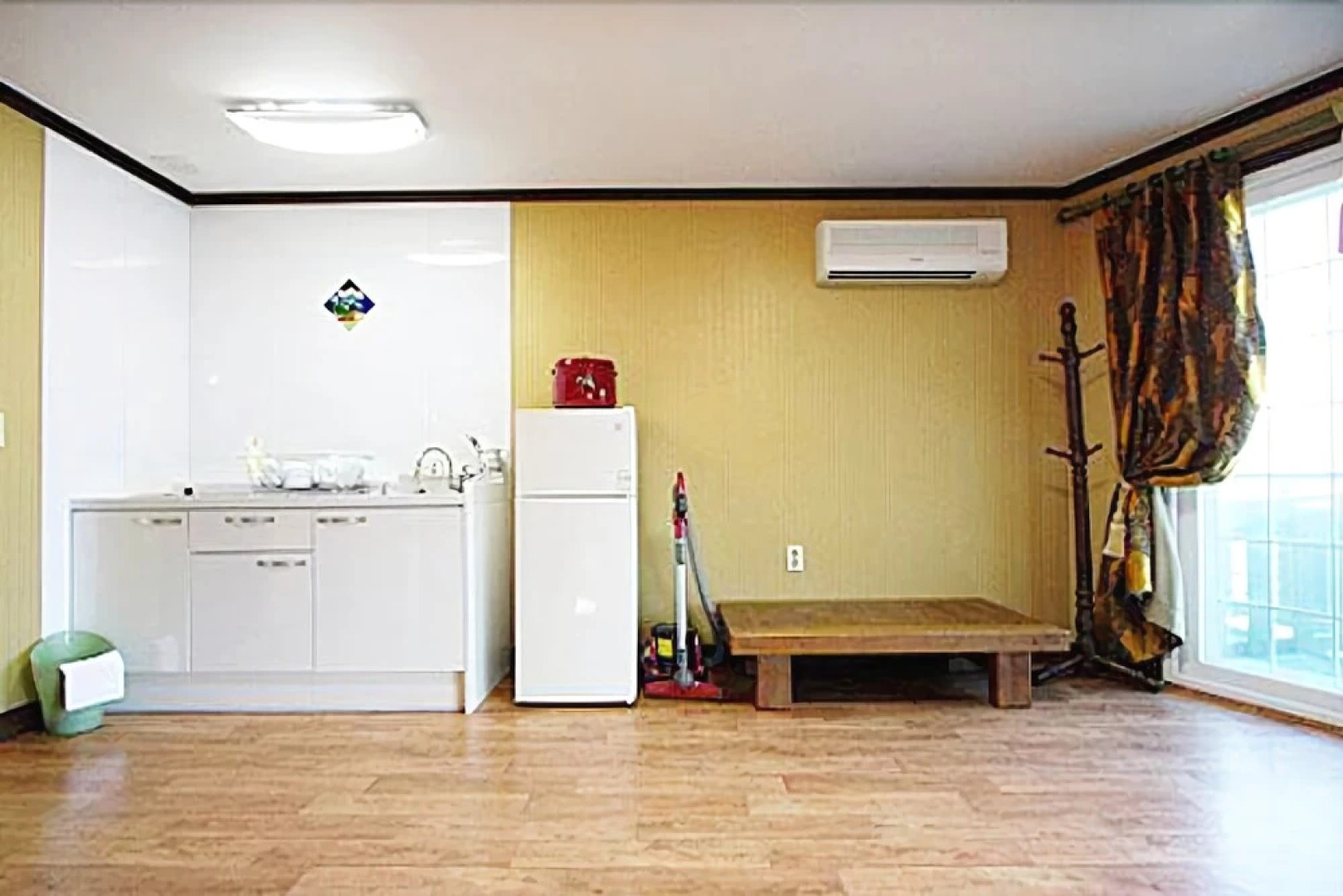 Taean Log House Pension